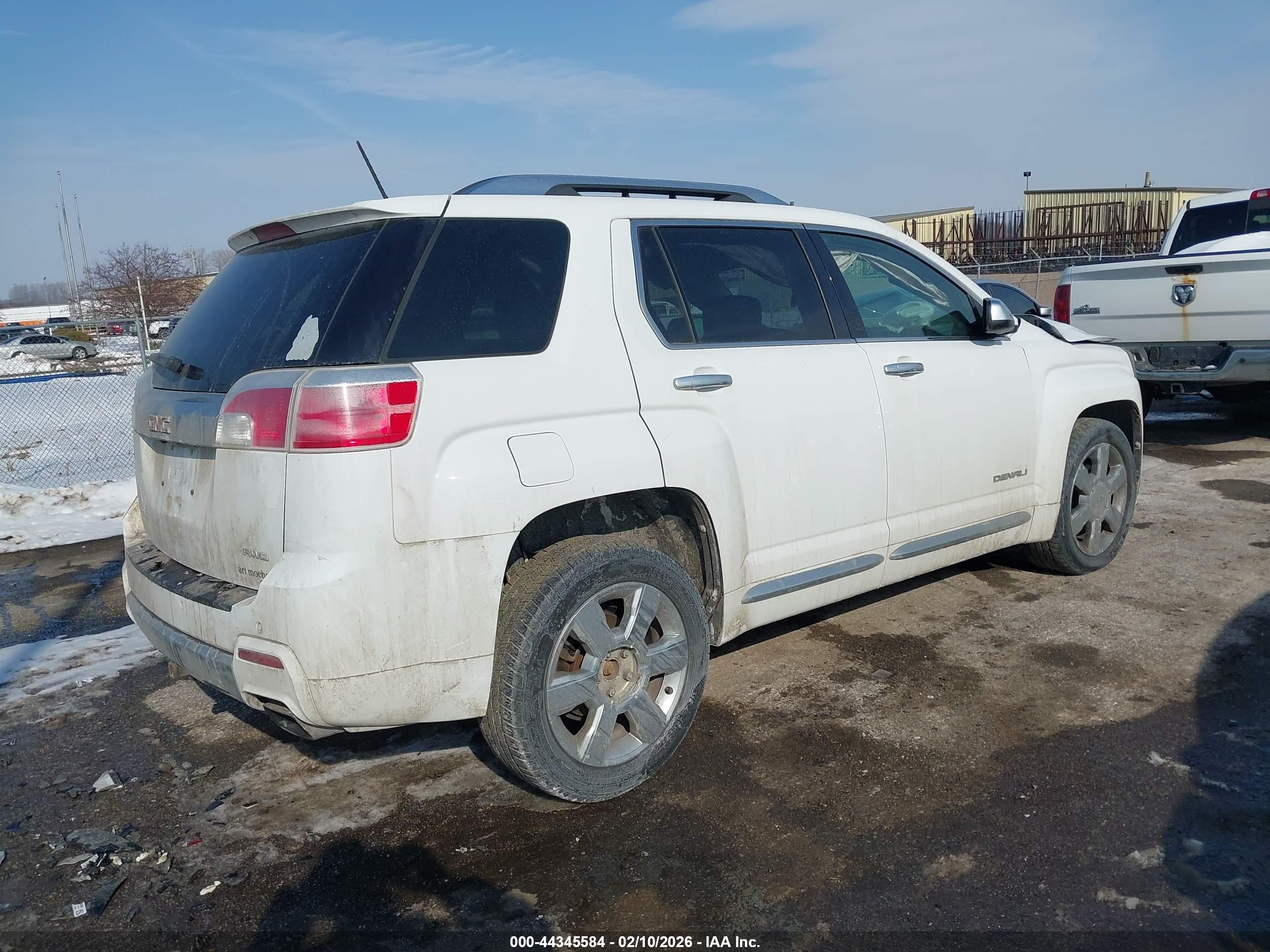 GMC TERRAIN image 4