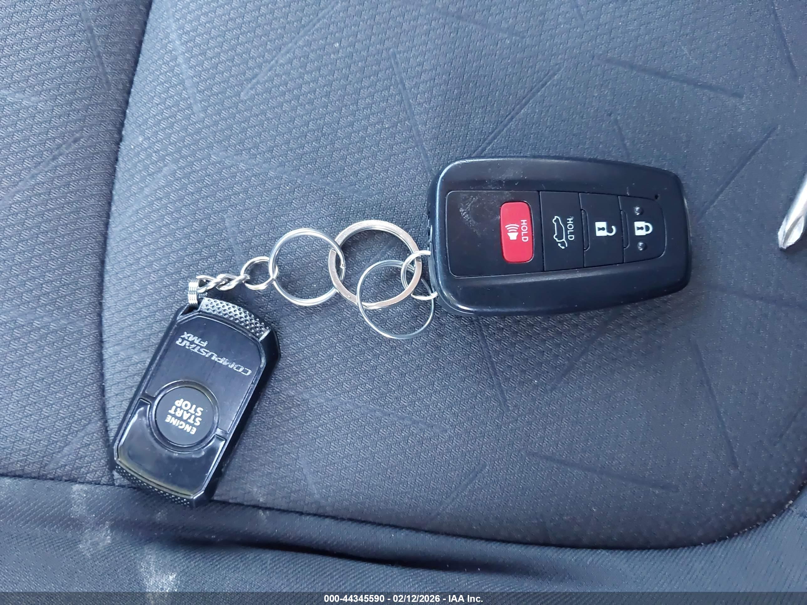 TOYOTA RAV4 image 11