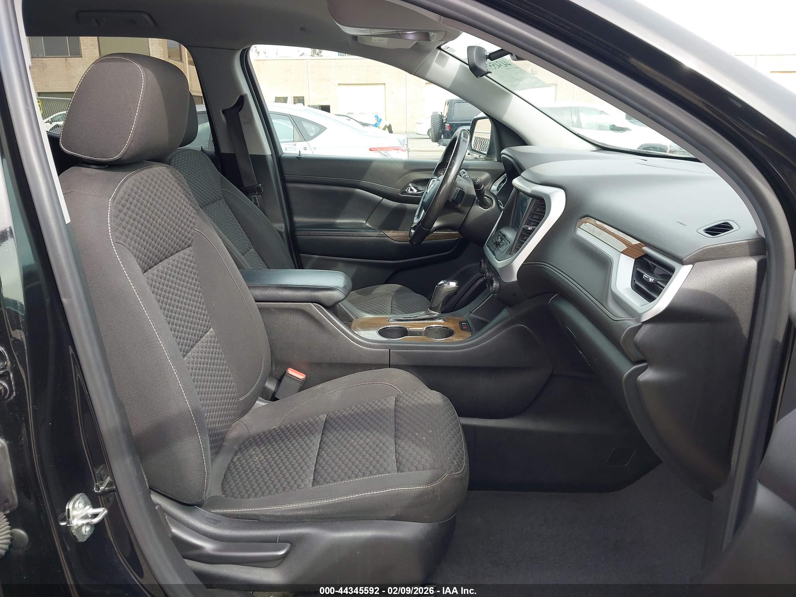 GMC ACADIA image 5