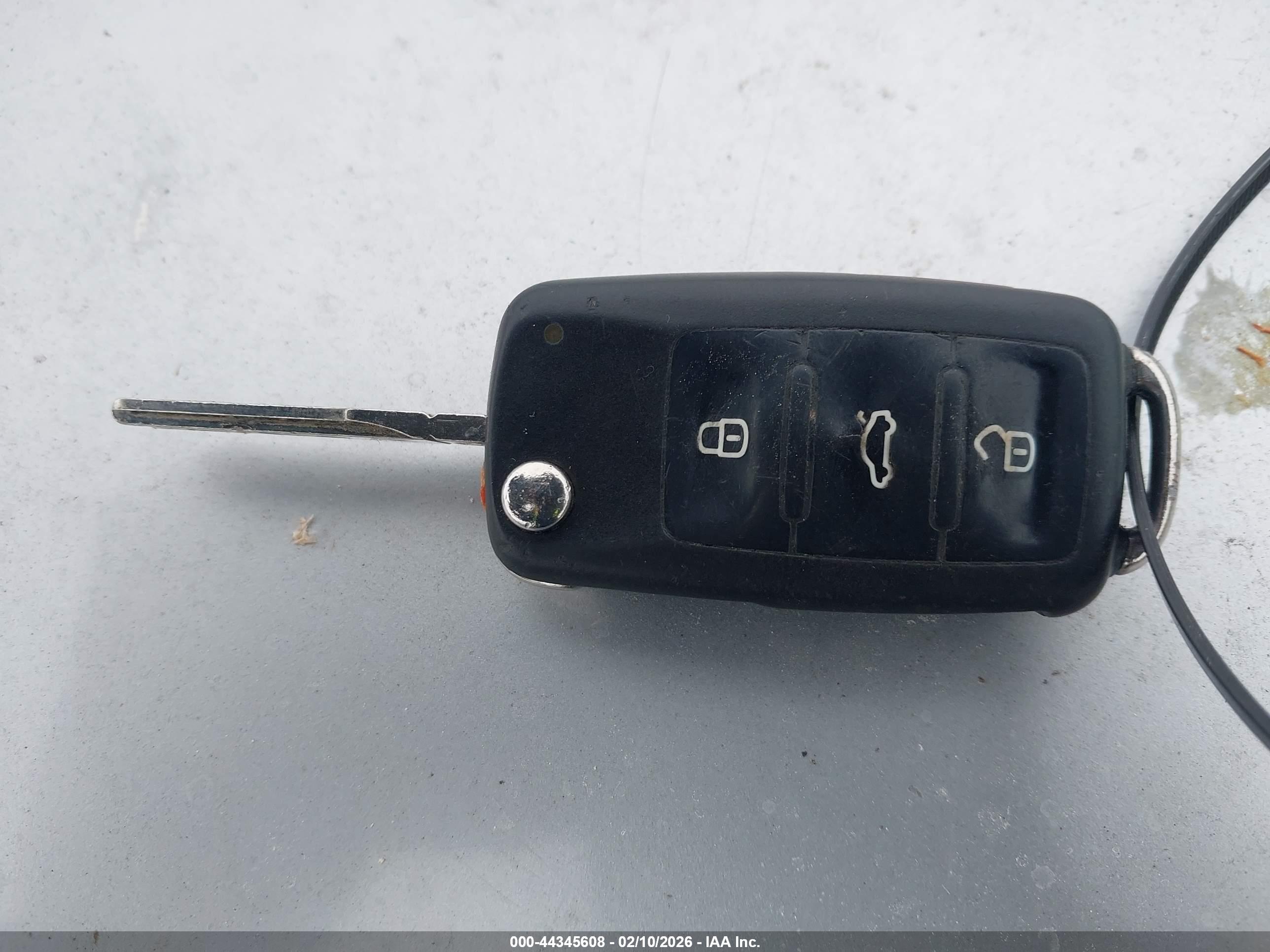 VOLKSWAGEN PASSAT image 11