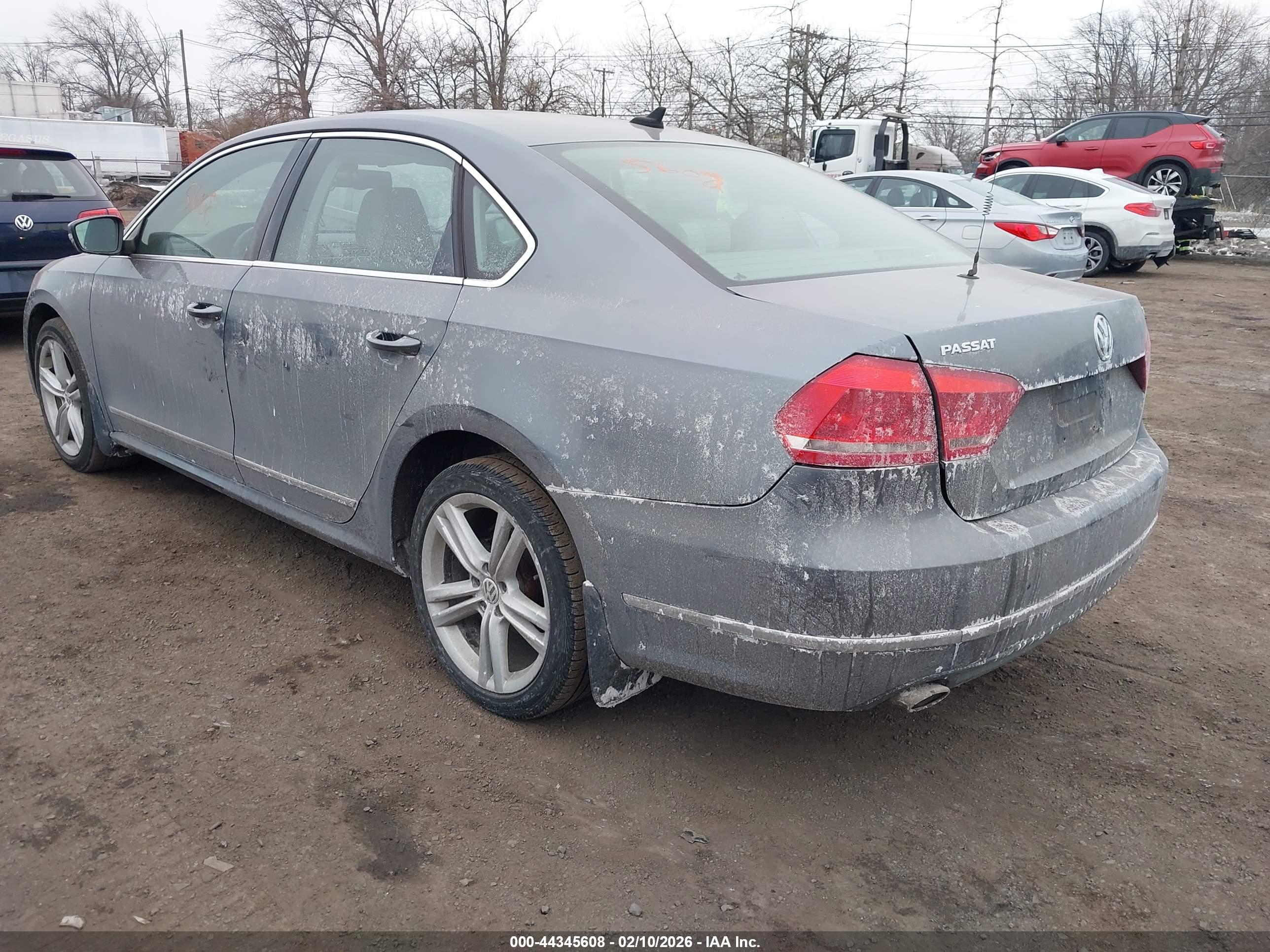 VOLKSWAGEN PASSAT image 3