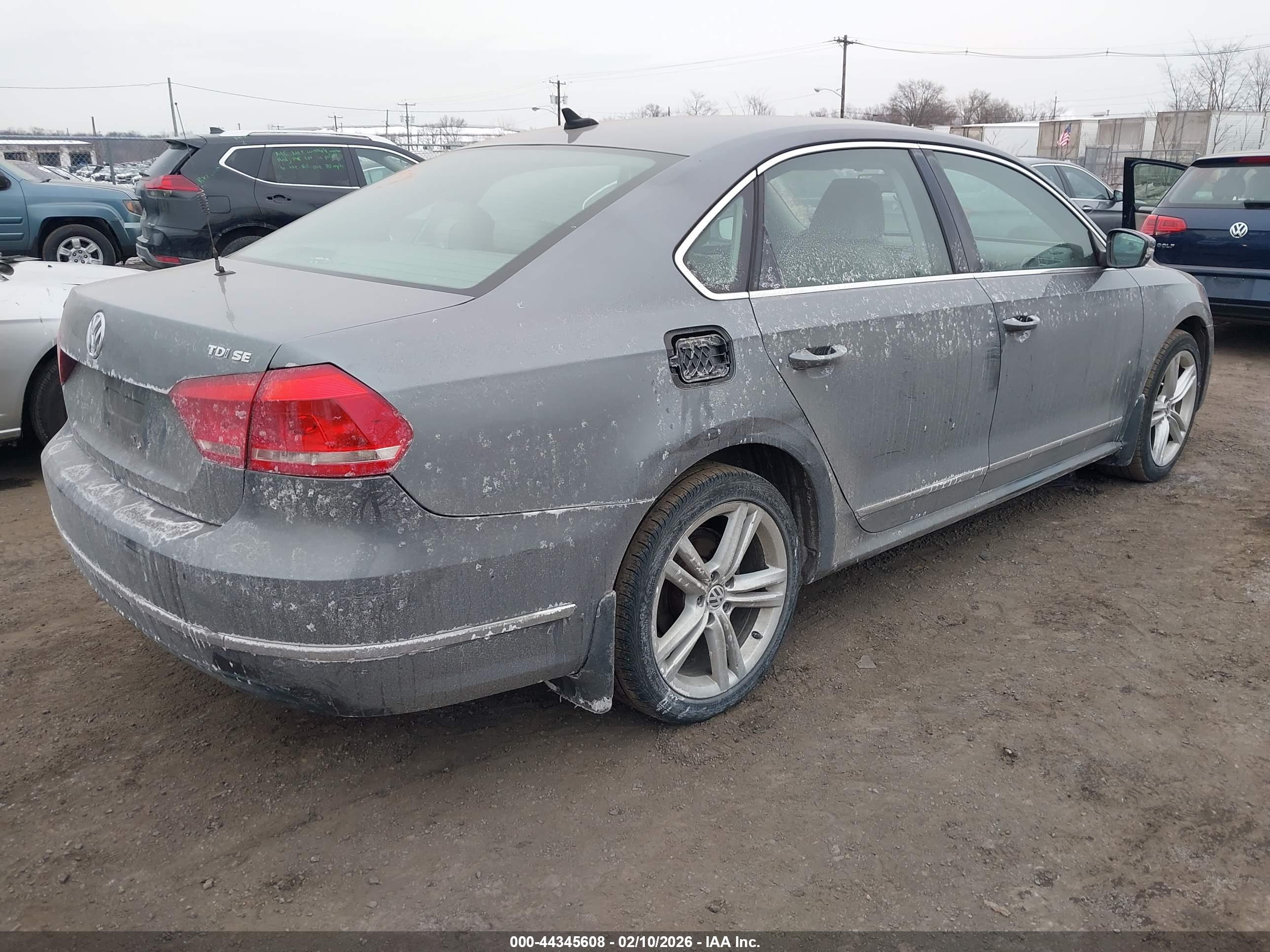 VOLKSWAGEN PASSAT image 4
