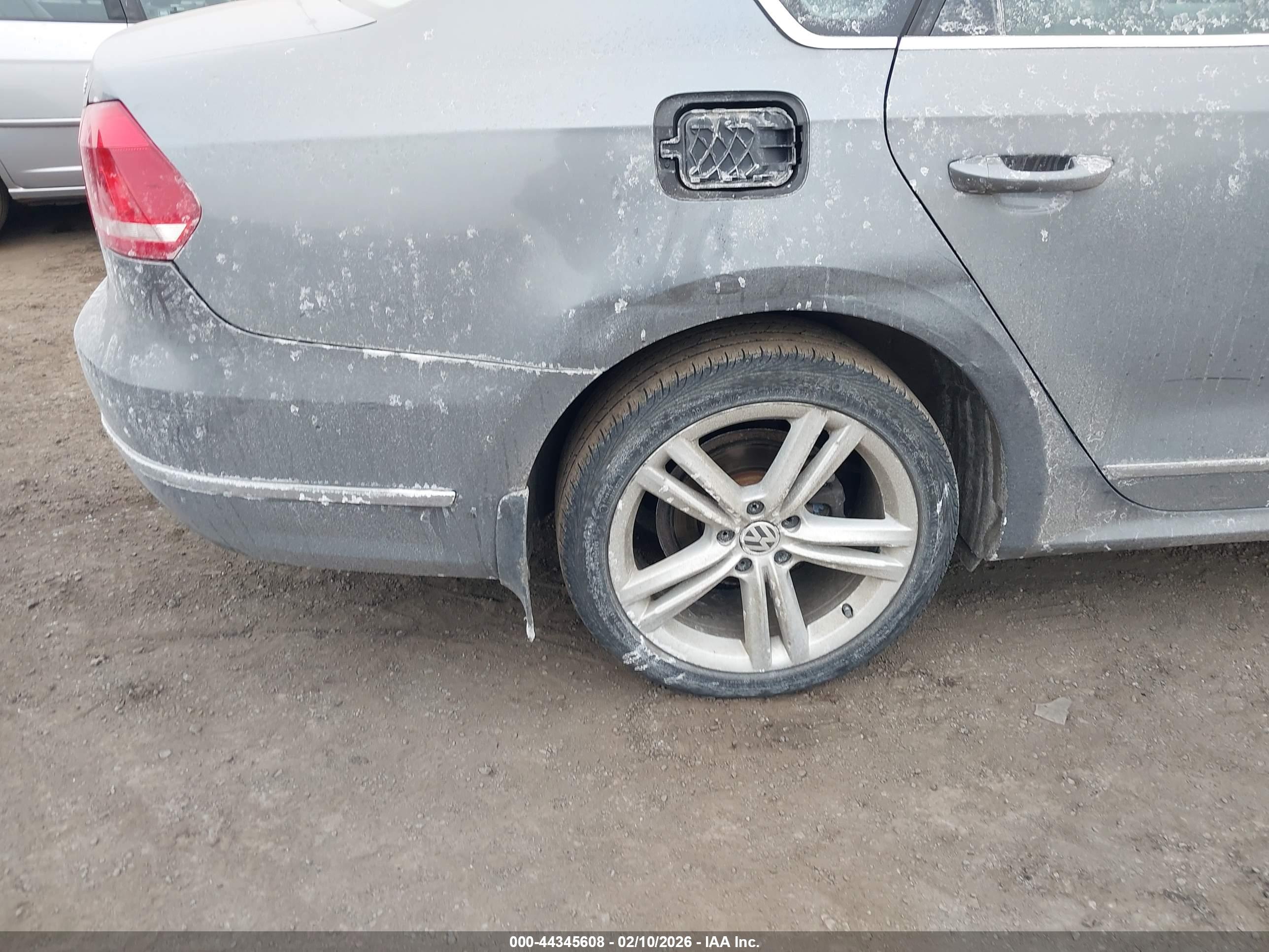 VOLKSWAGEN PASSAT image 6