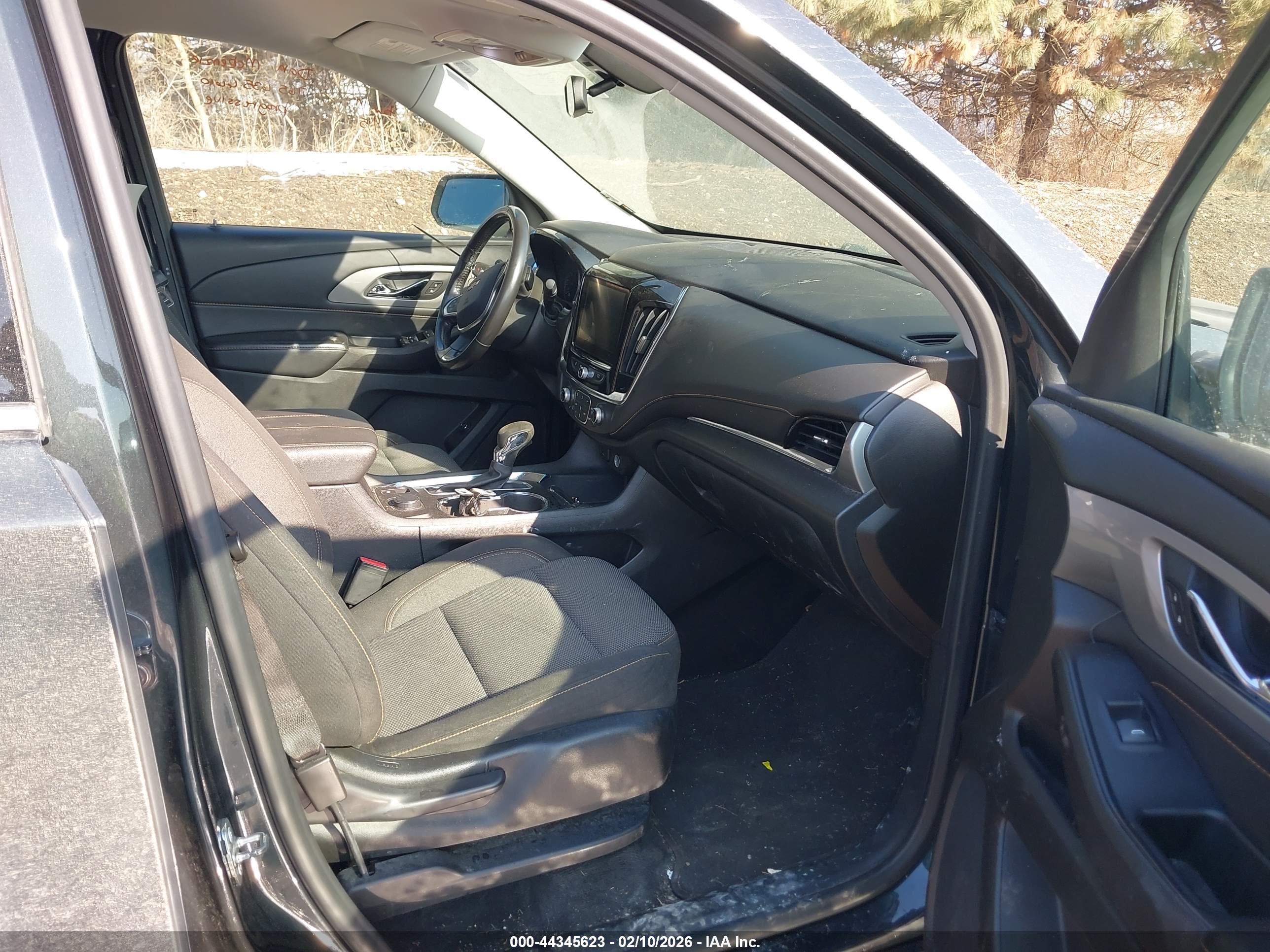CHEVROLET TRAVERSE image 5