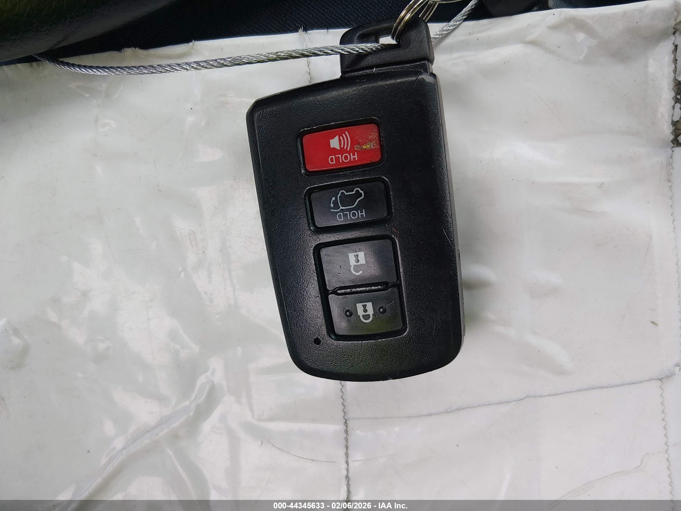 TOYOTA RAV4 image 11