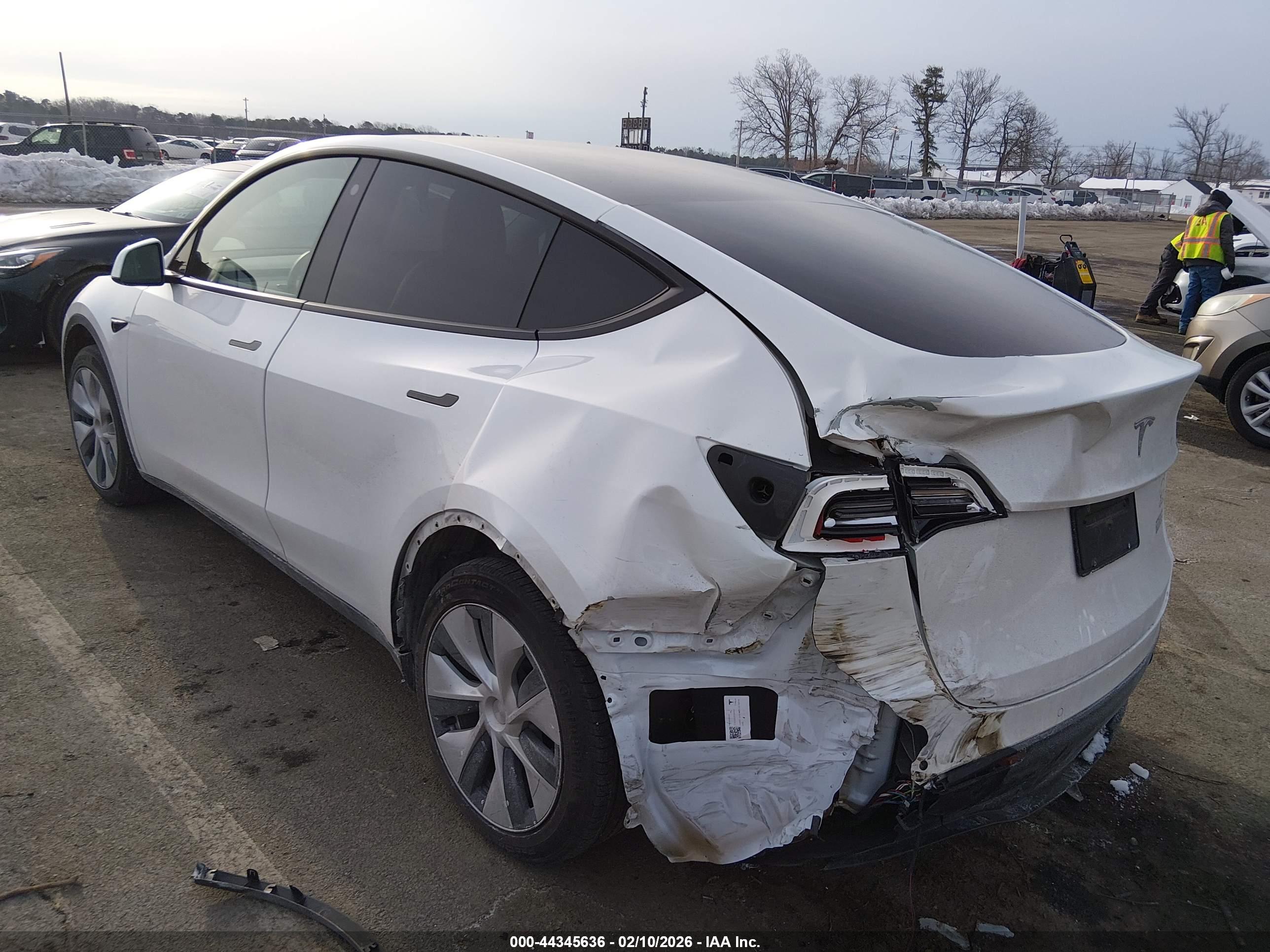 TESLA MODEL image 3
