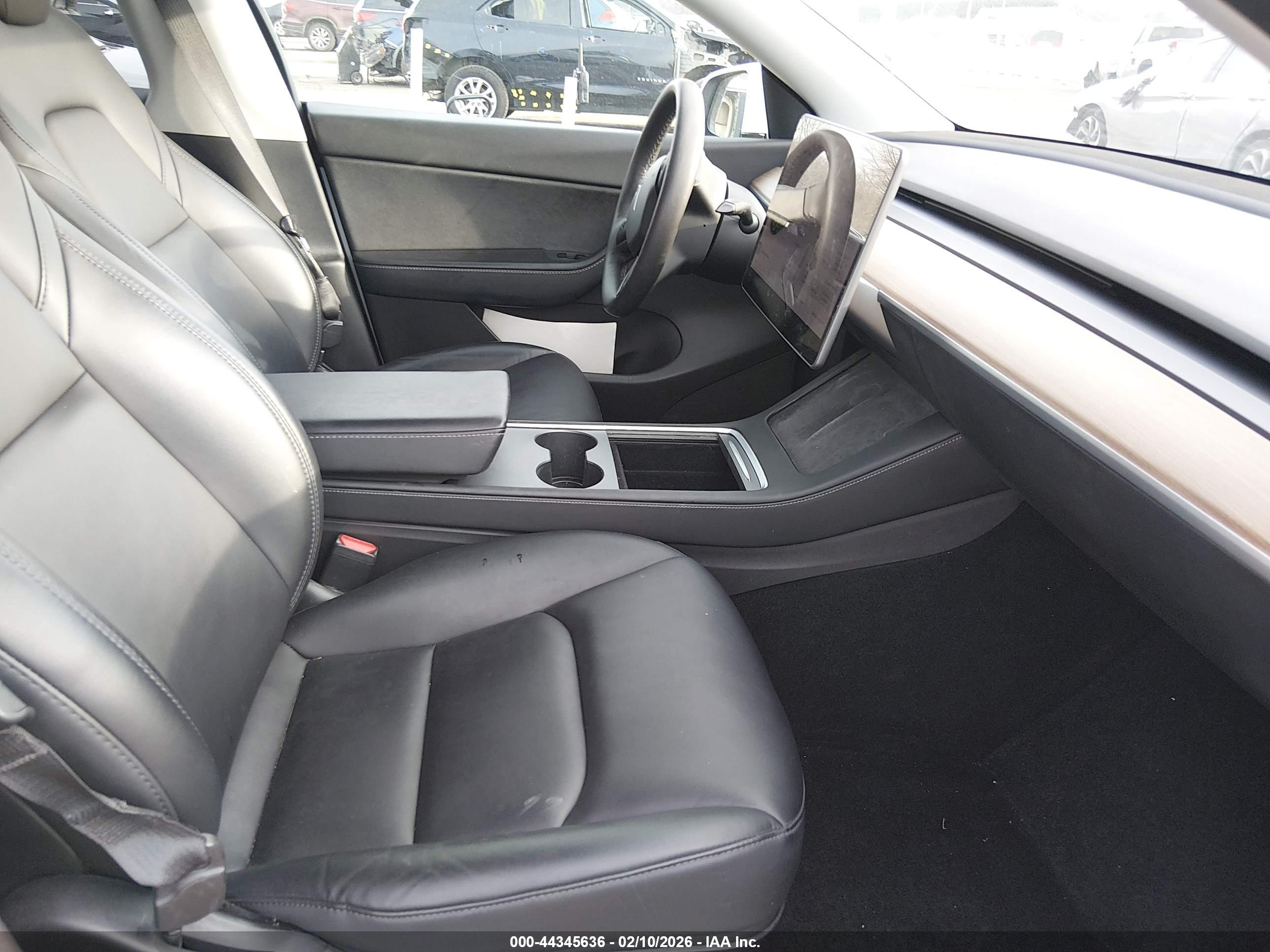 TESLA MODEL image 5