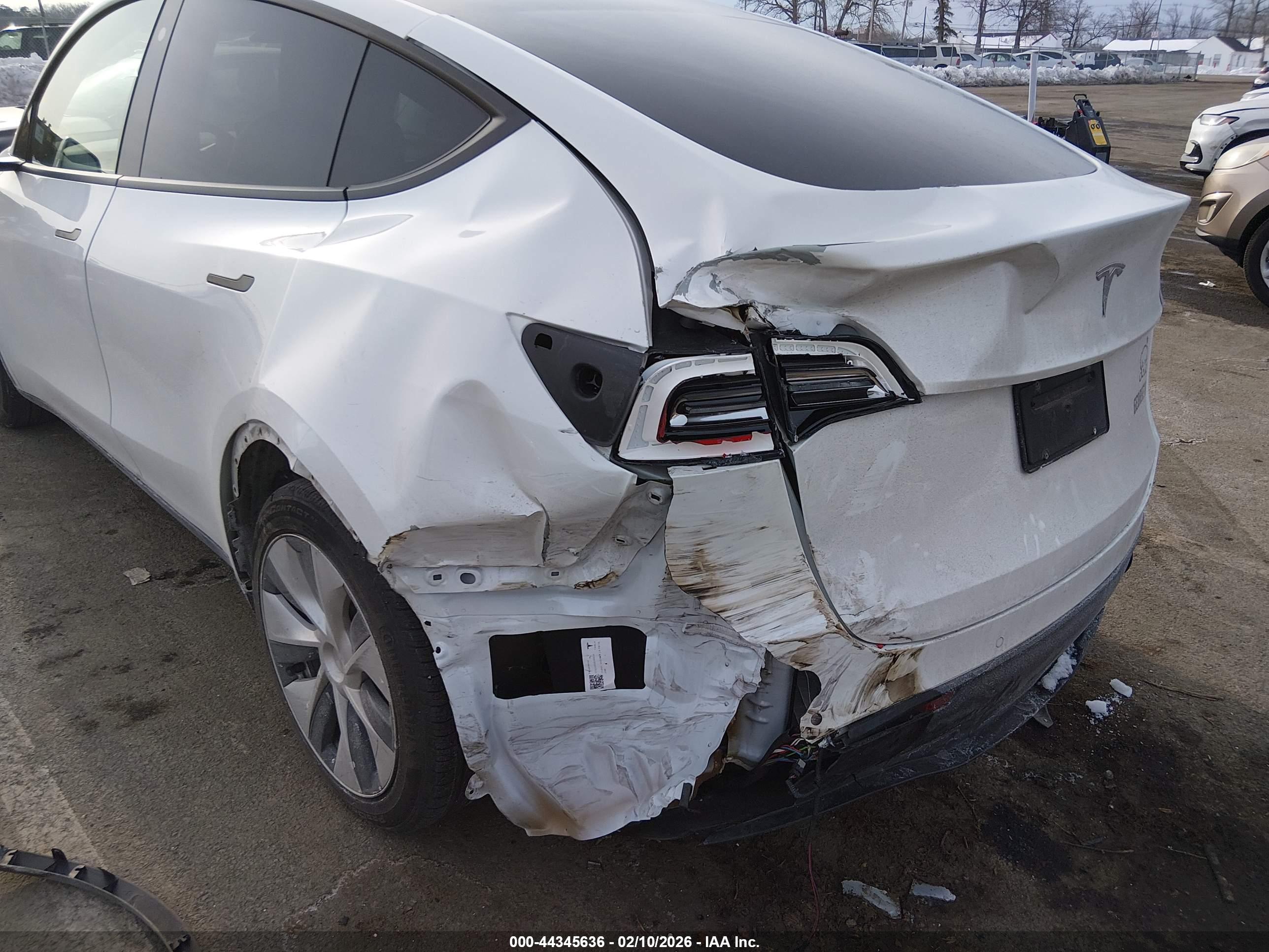 TESLA MODEL image 6