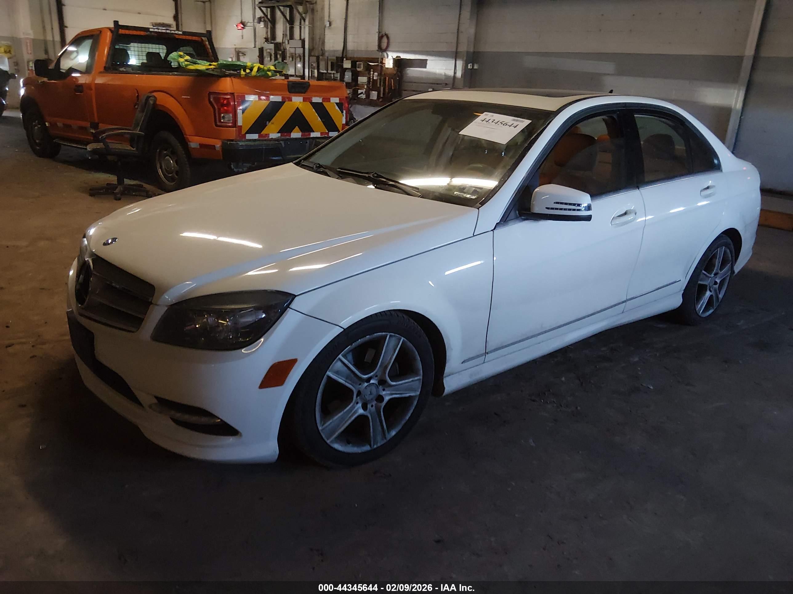 MERCEDES-BENZ C image 2