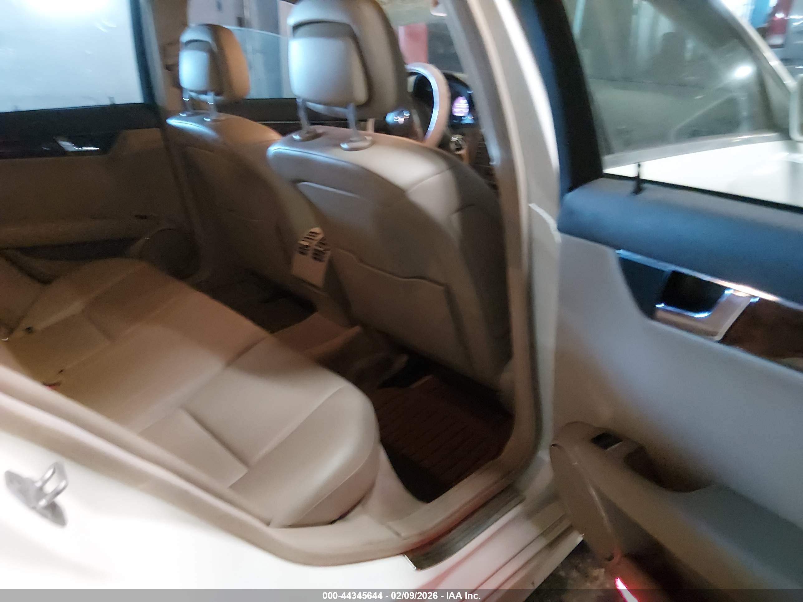 MERCEDES-BENZ C image 8