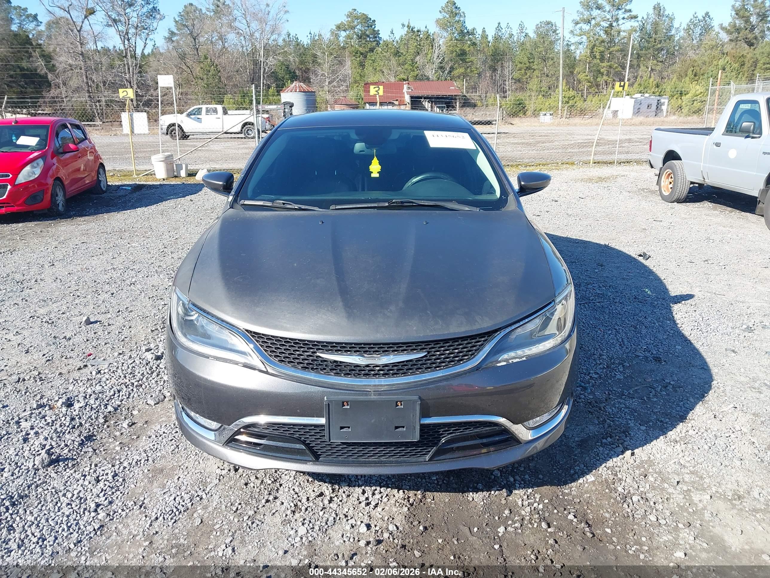 CHRYSLER 200 image 6