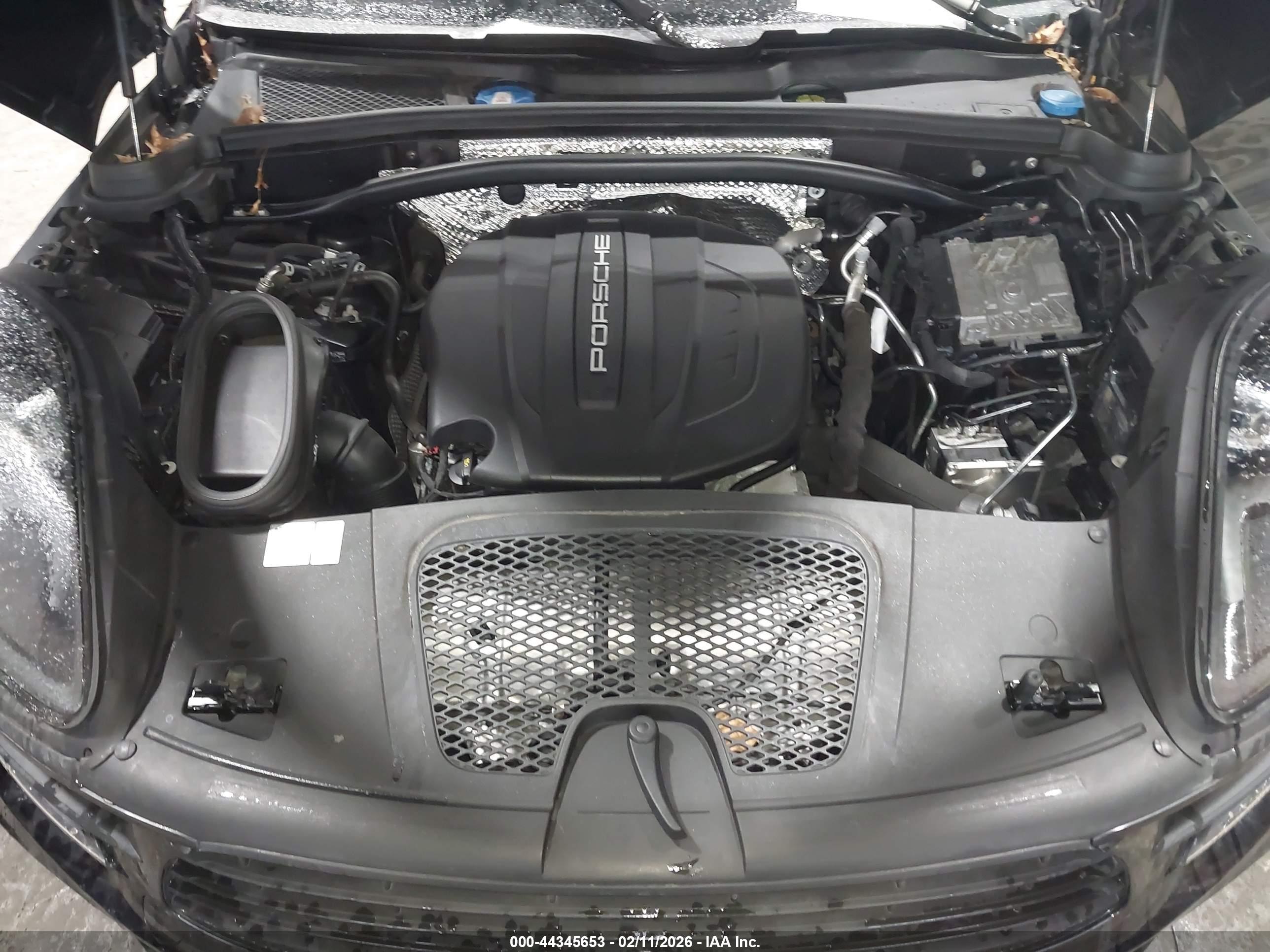 PORSCHE MACAN image 10