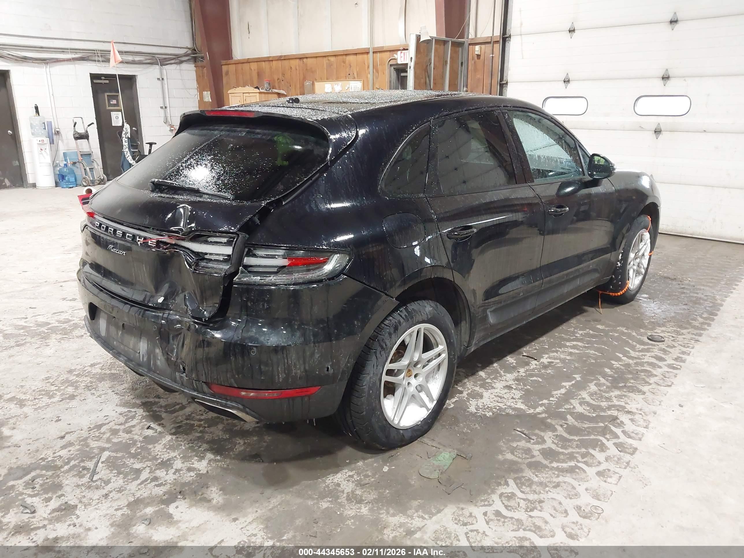 PORSCHE MACAN image 4
