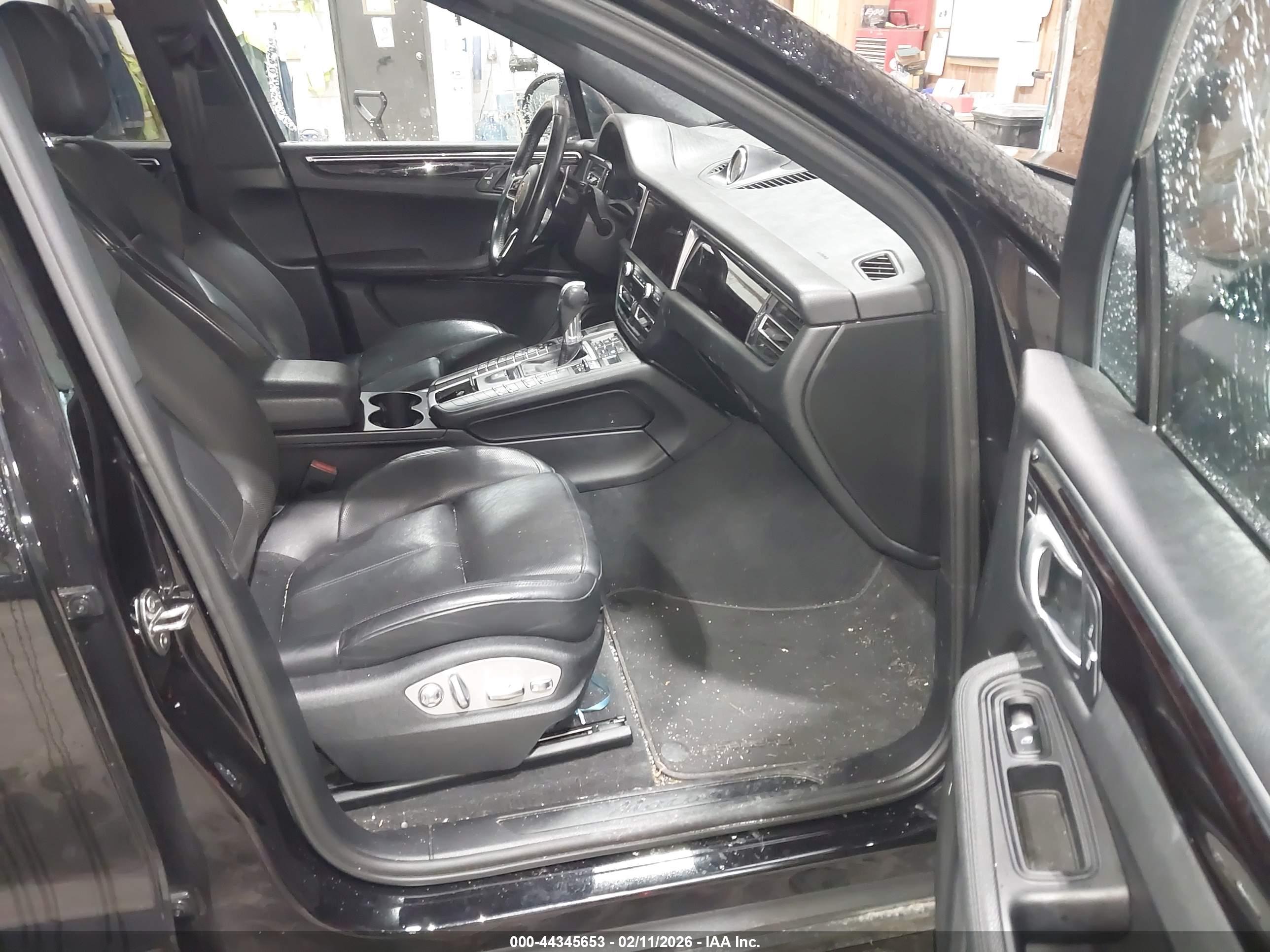 PORSCHE MACAN image 5