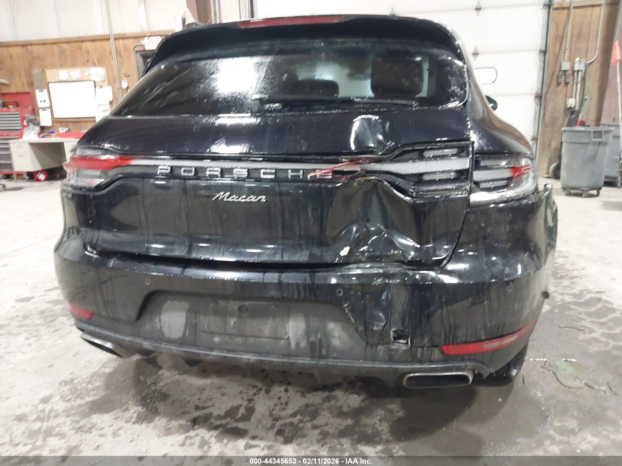 PORSCHE MACAN image 6