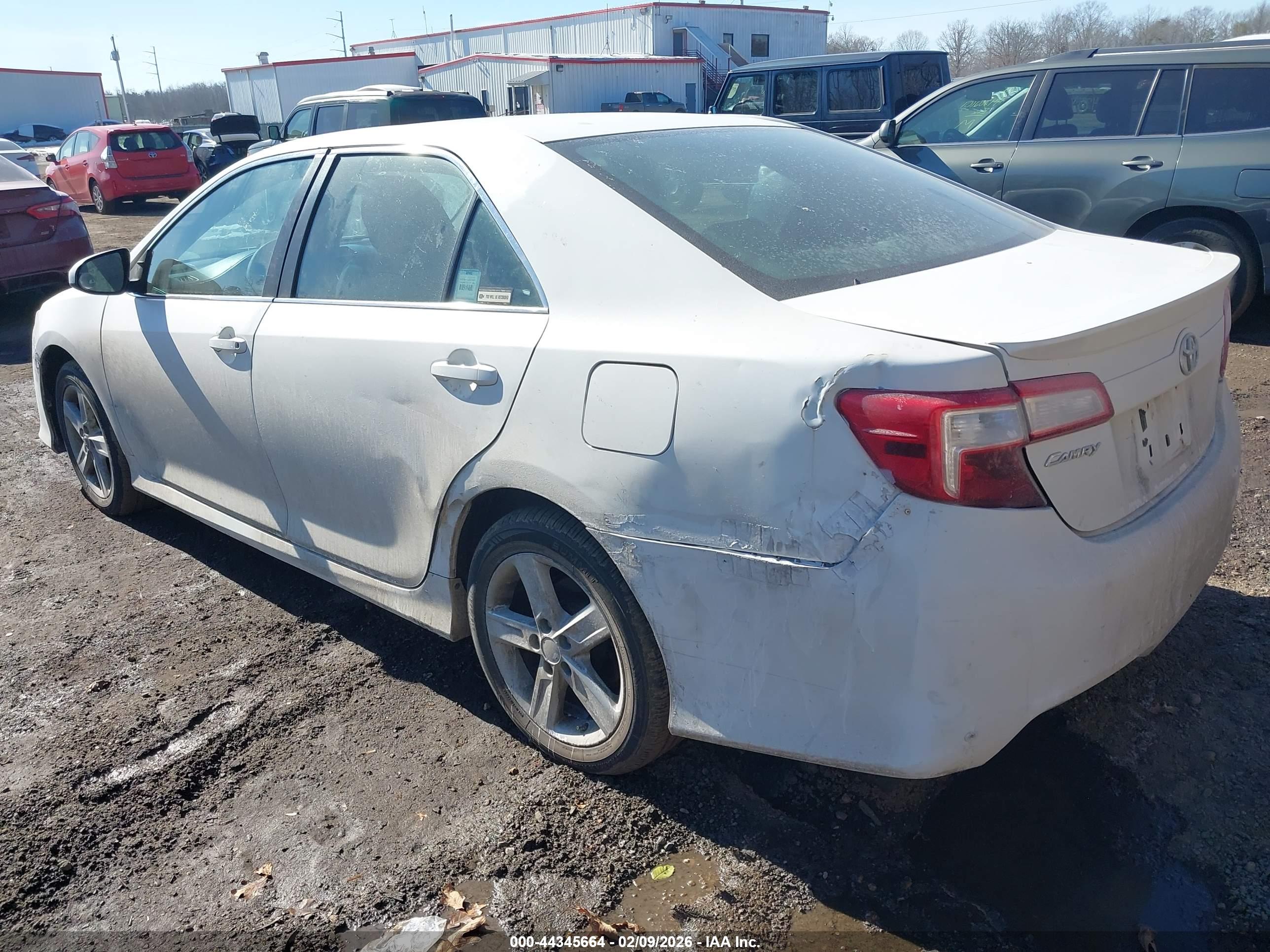 TOYOTA CAMRY image 3