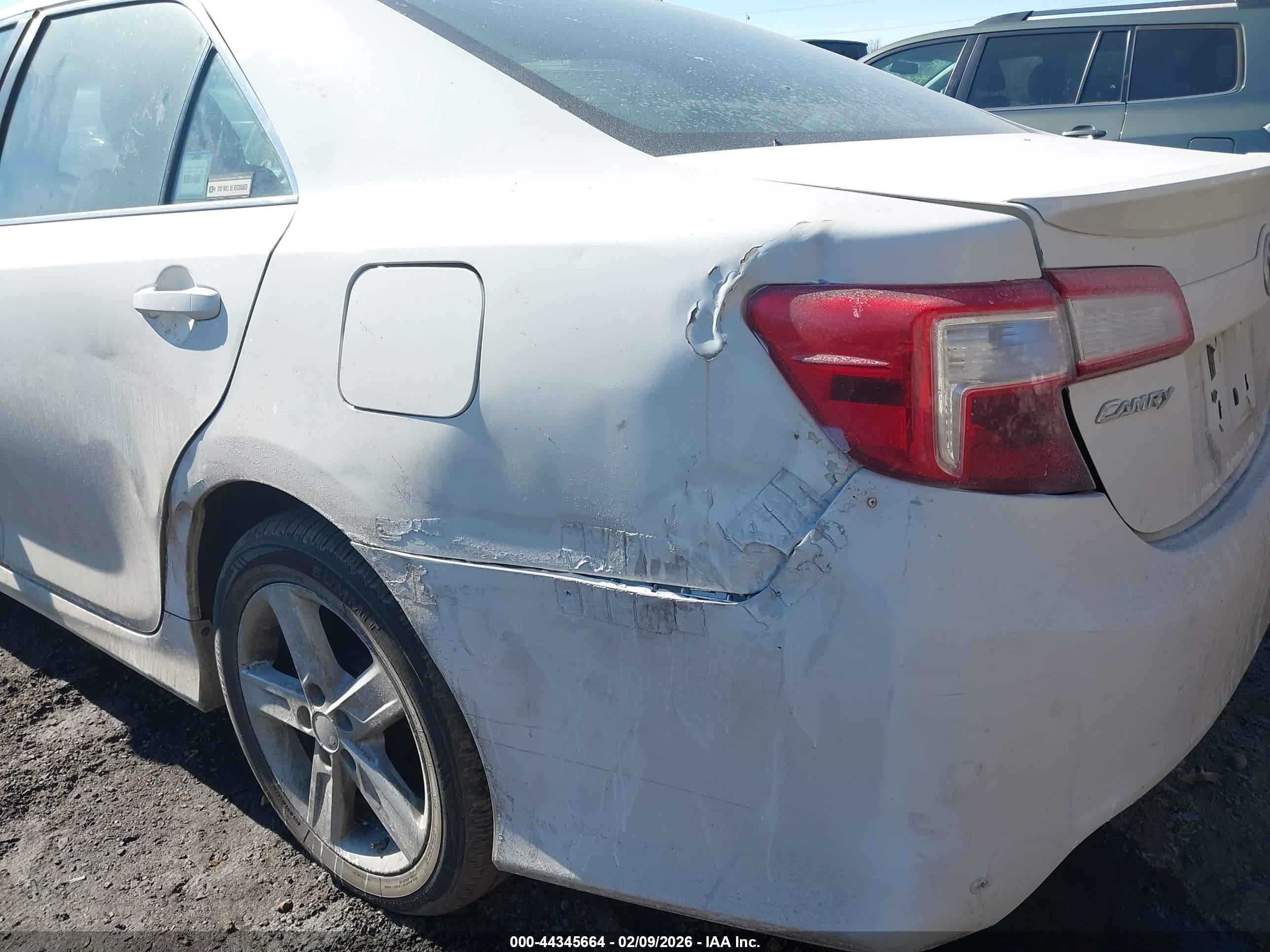 TOYOTA CAMRY image 6