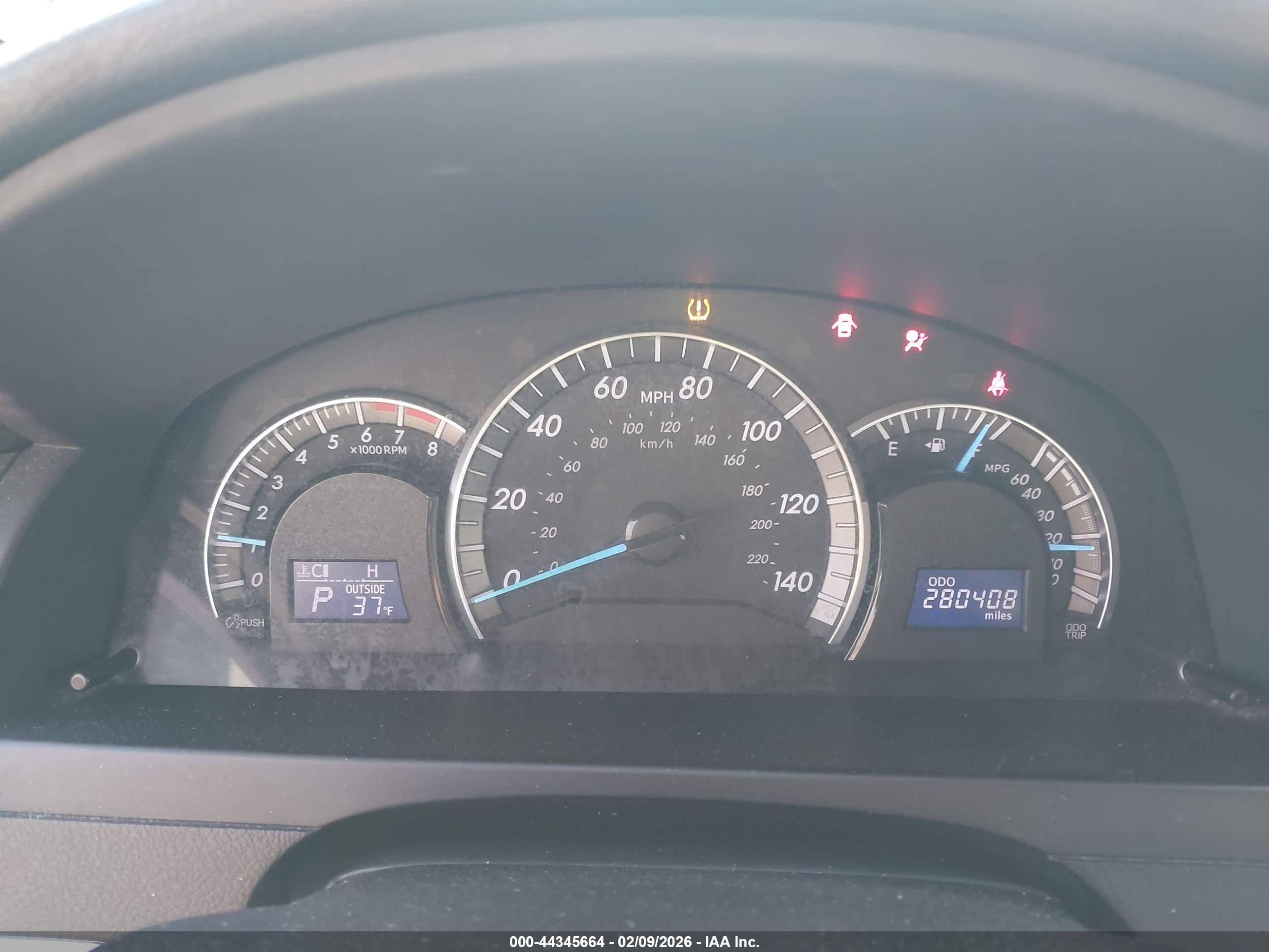 TOYOTA CAMRY image 7