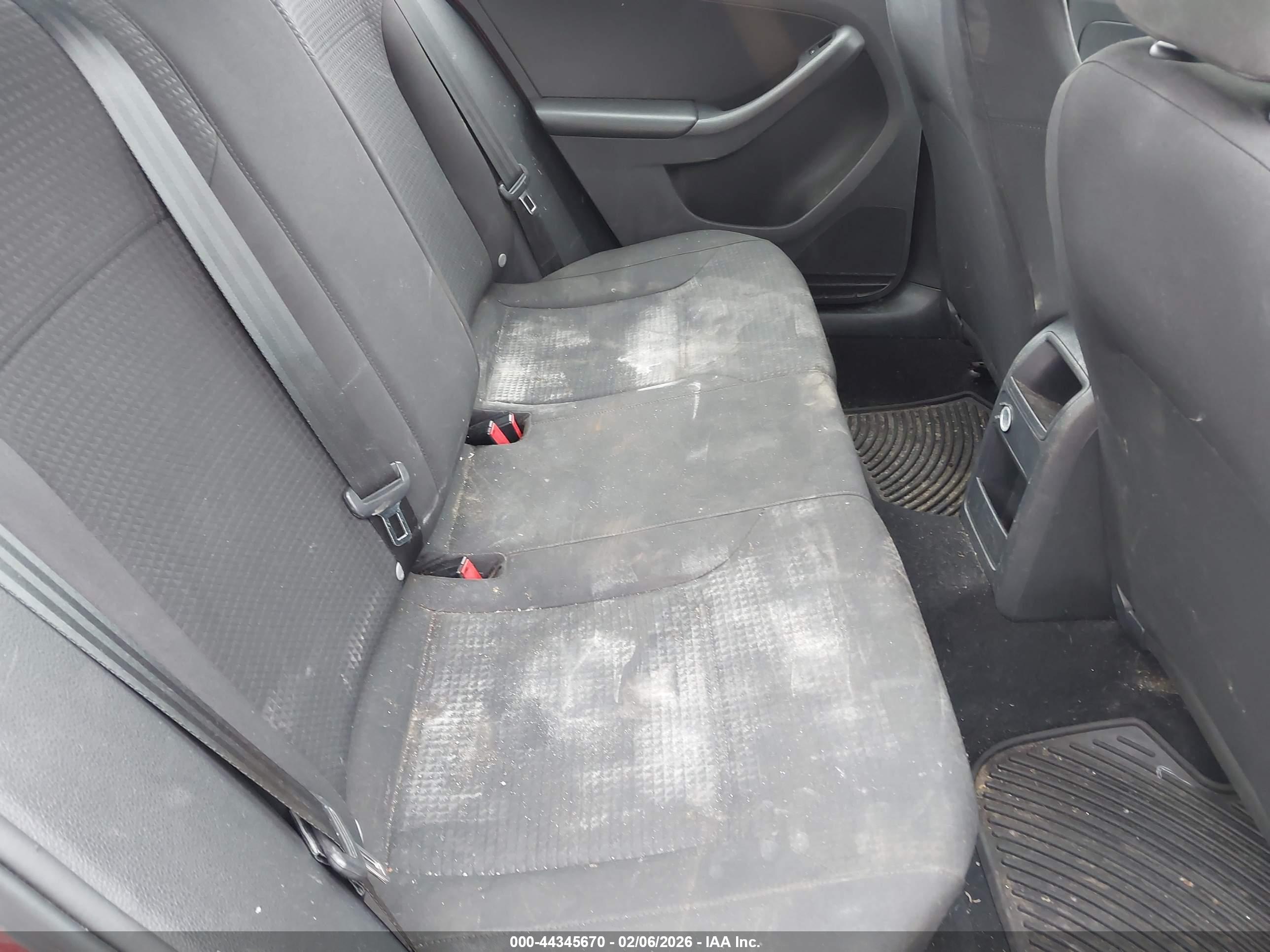 VOLKSWAGEN JETTA image 8