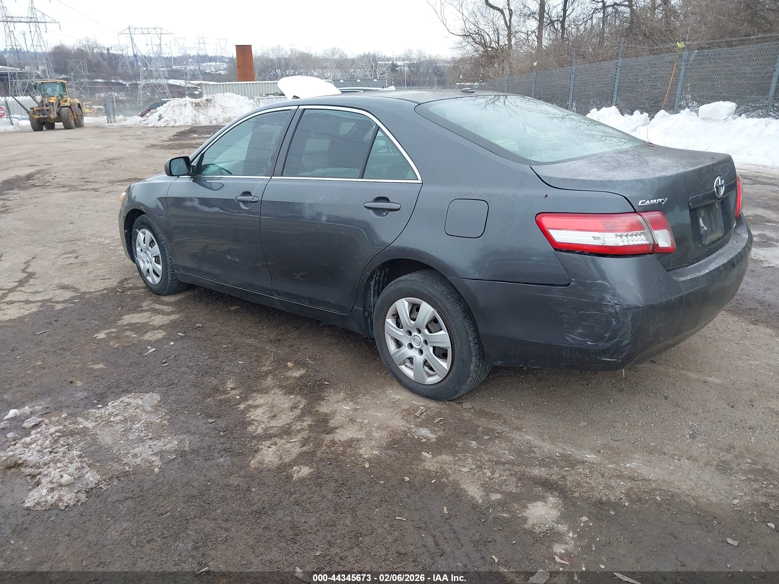 TOYOTA CAMRY image 3