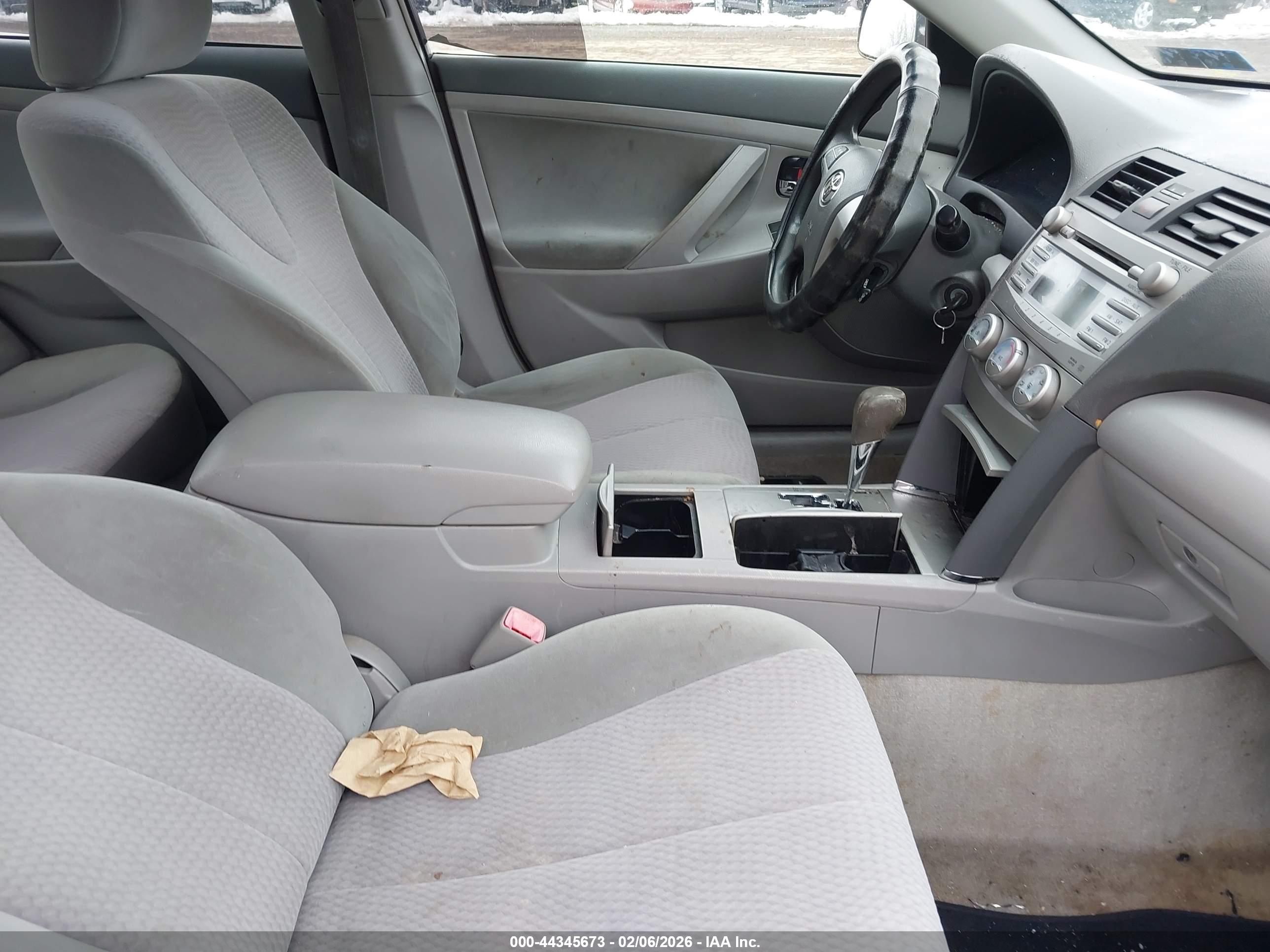 TOYOTA CAMRY image 5