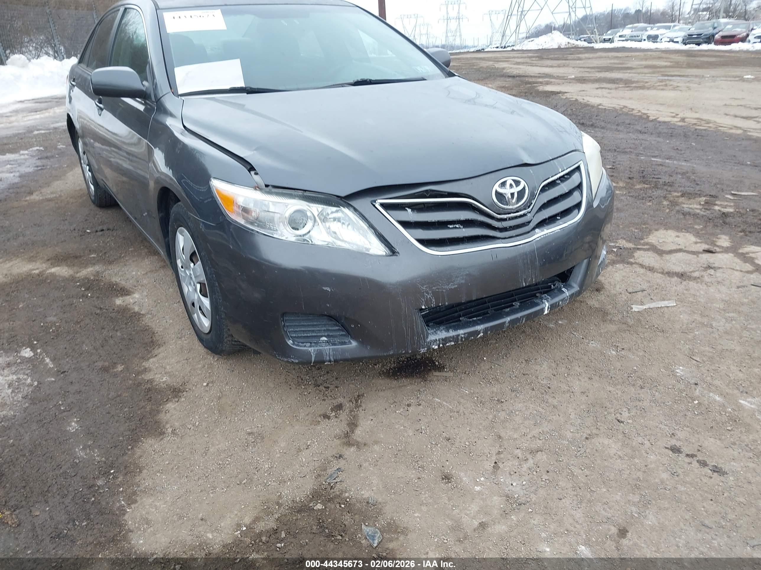TOYOTA CAMRY image 6