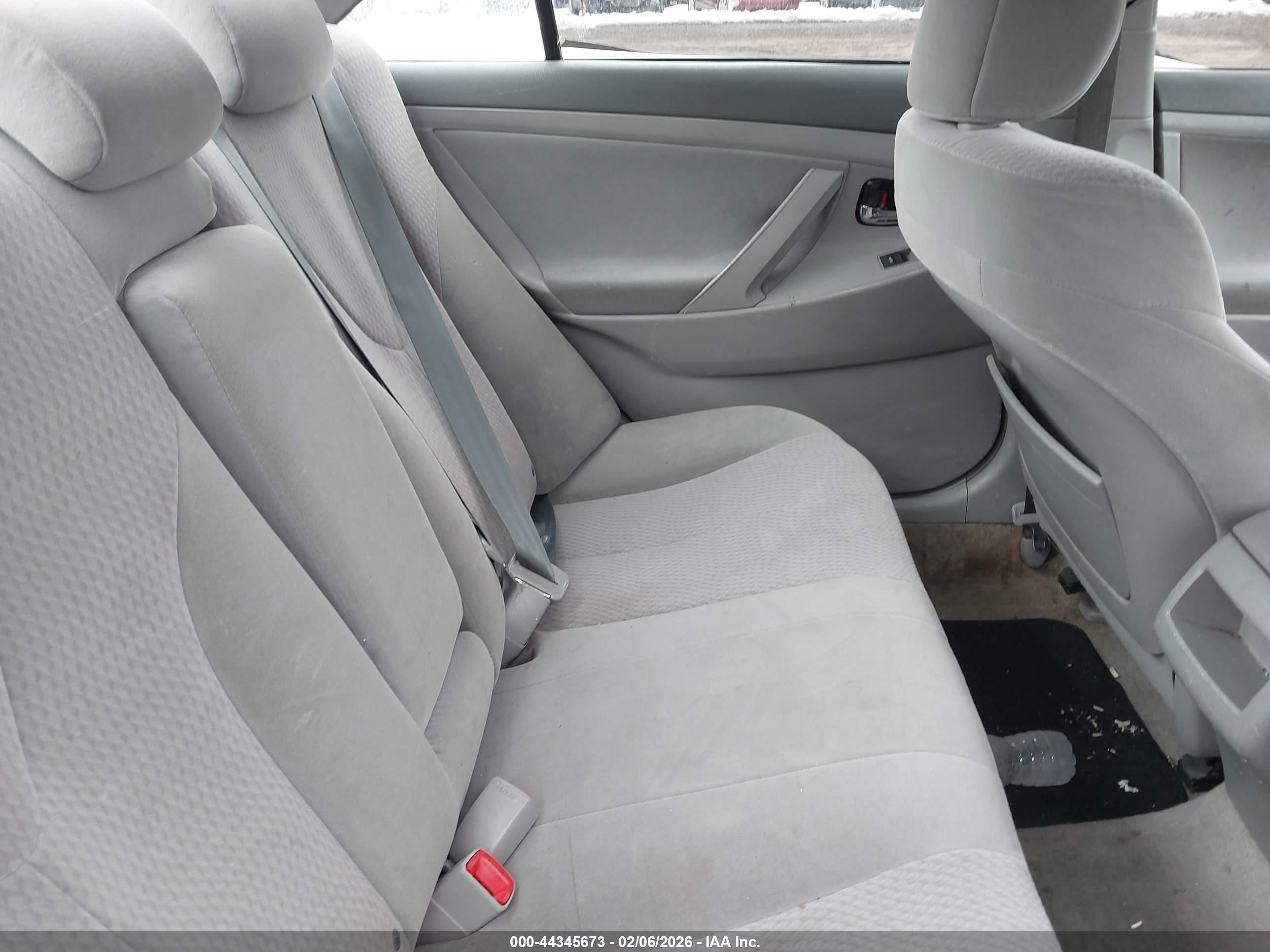 TOYOTA CAMRY image 8