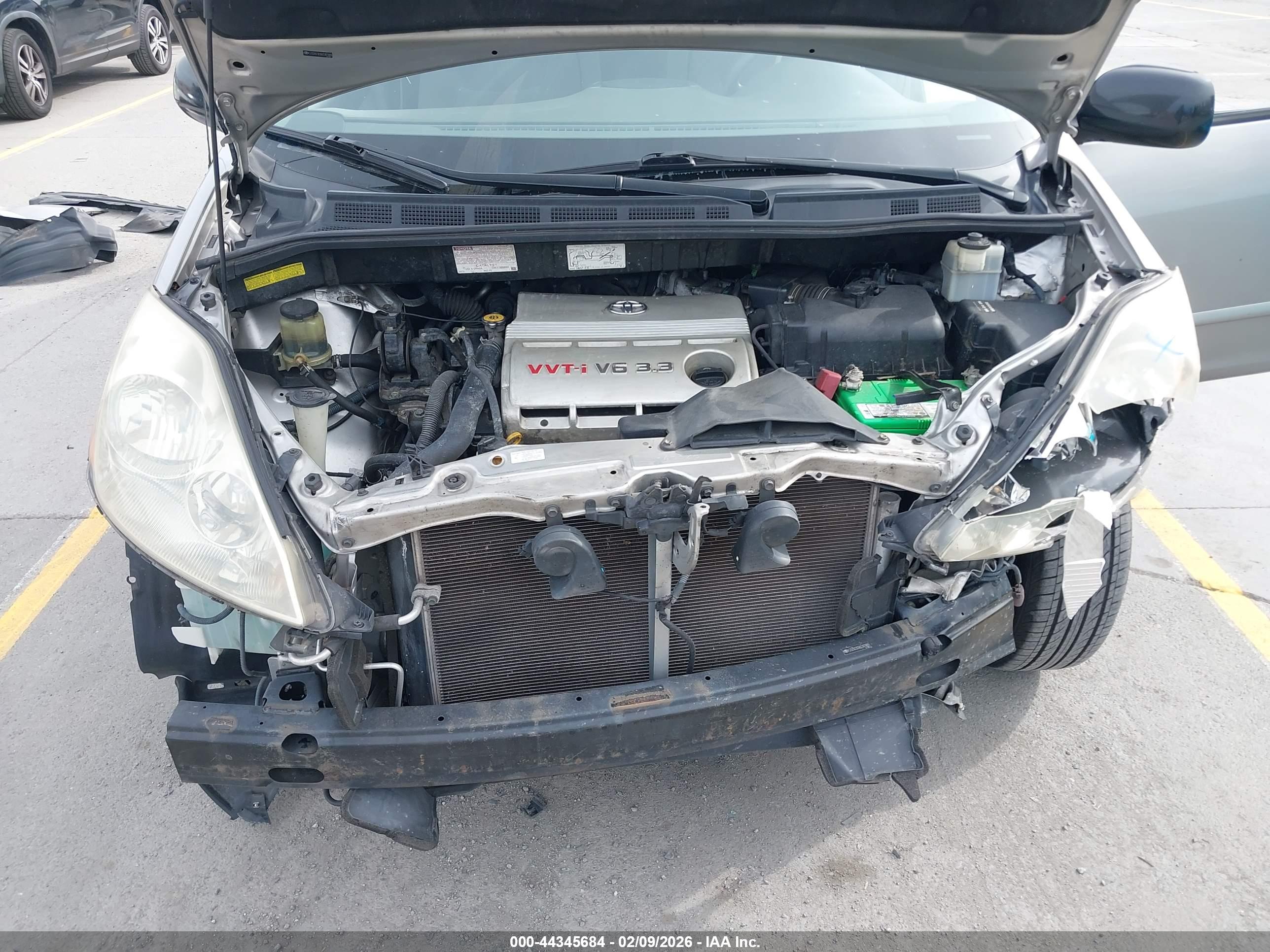 TOYOTA SIENNA image 10