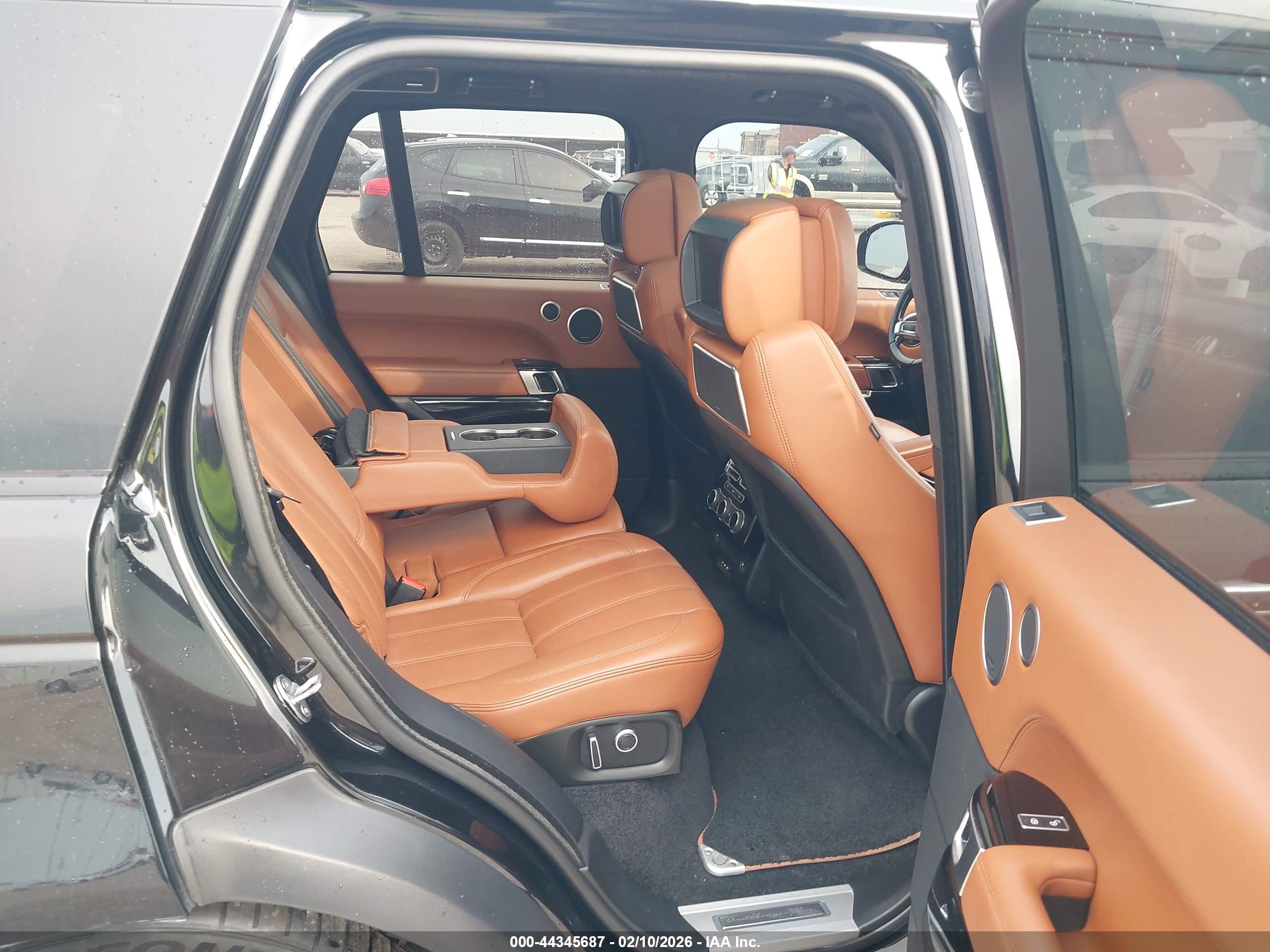 LAND ROVER image 8
