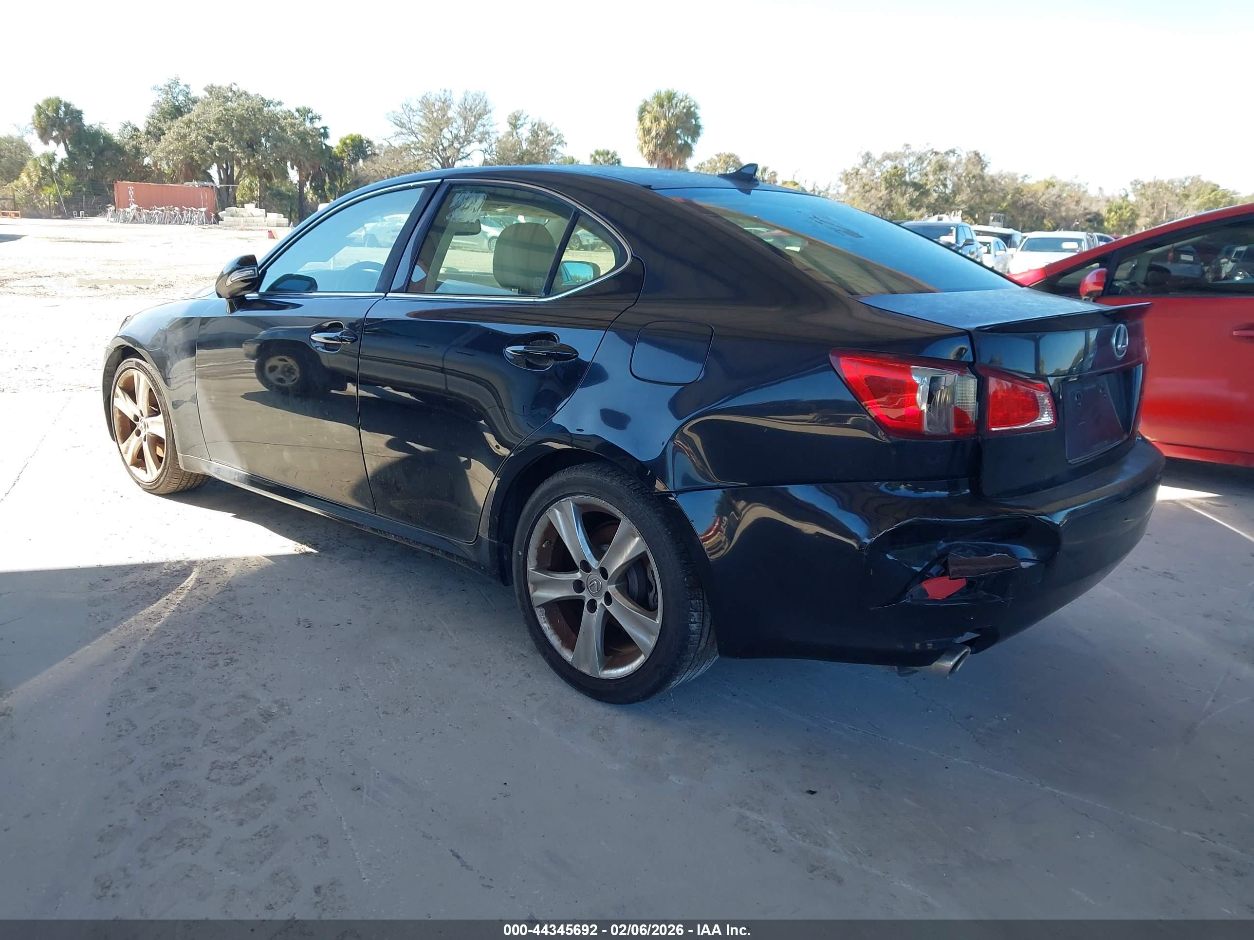 LEXUS IS image 3