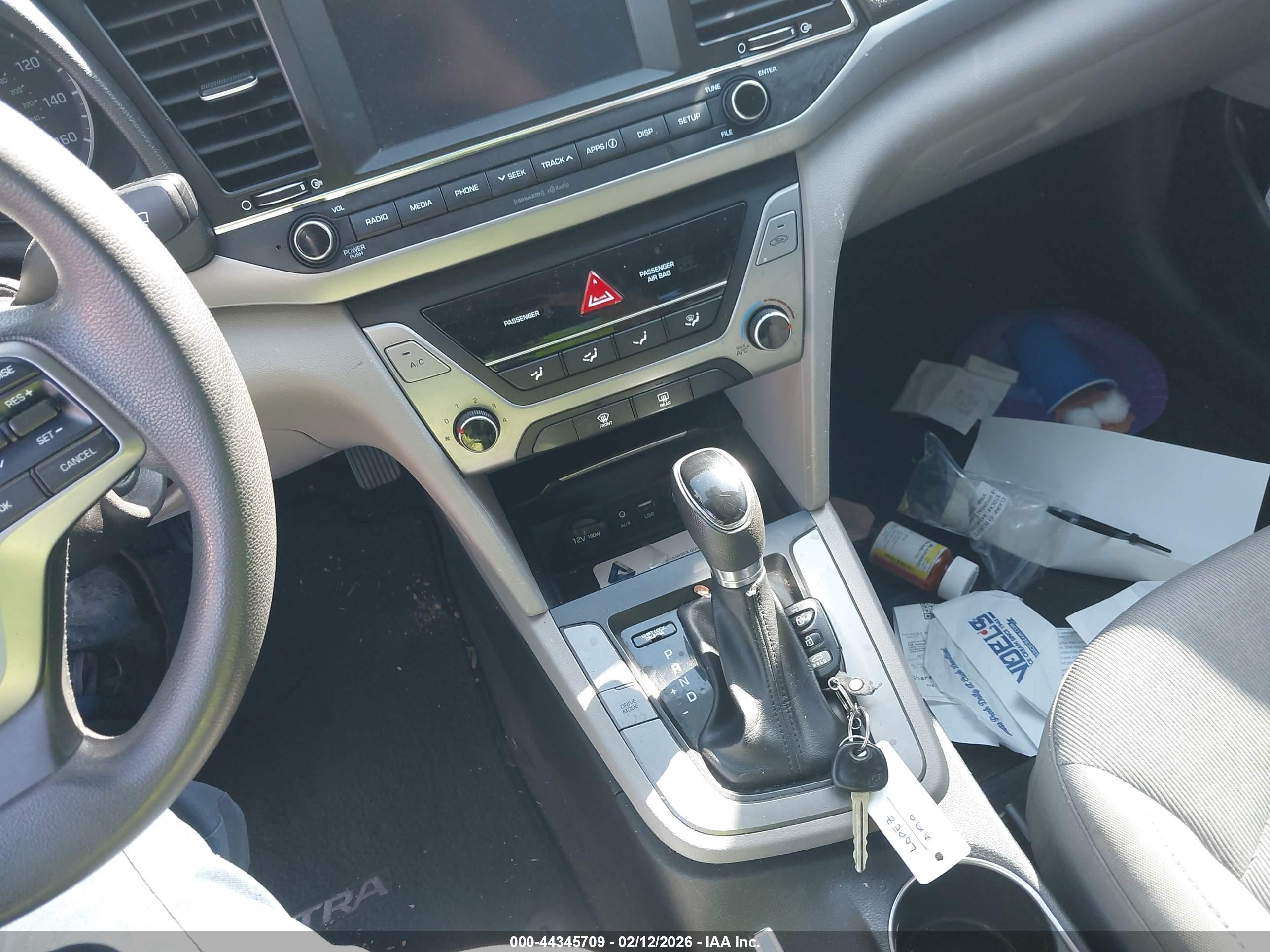 HYUNDAI ELANTRA image 11