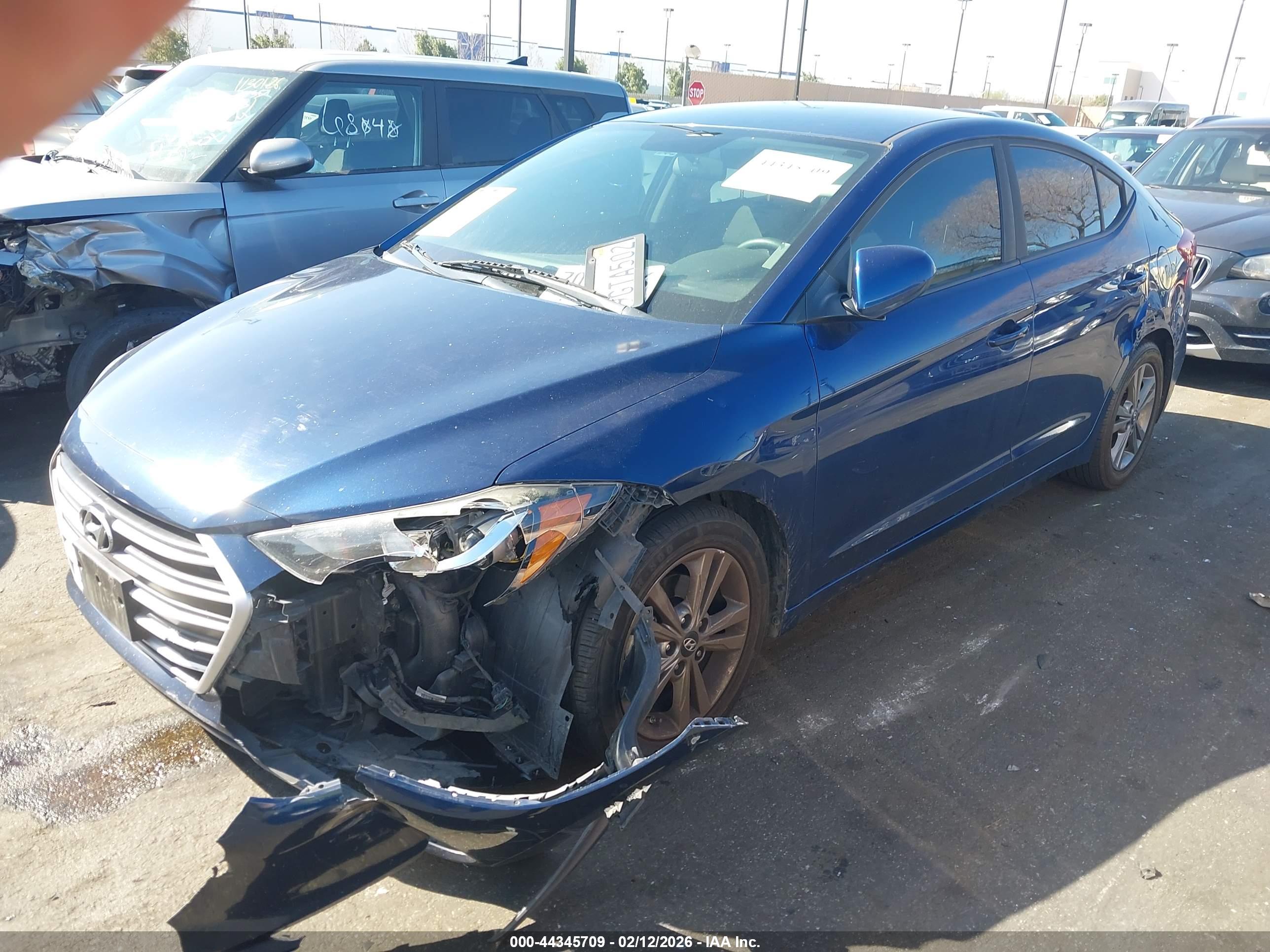 HYUNDAI ELANTRA image 2