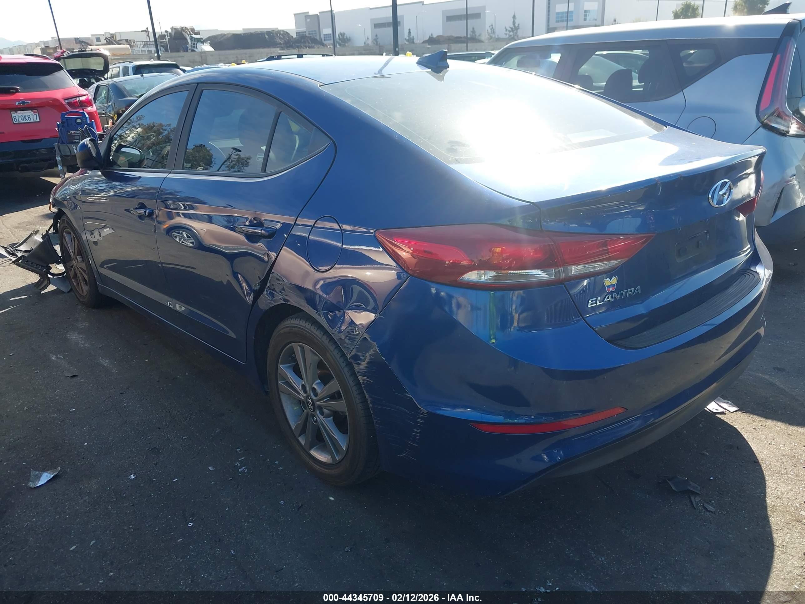 HYUNDAI ELANTRA image 3