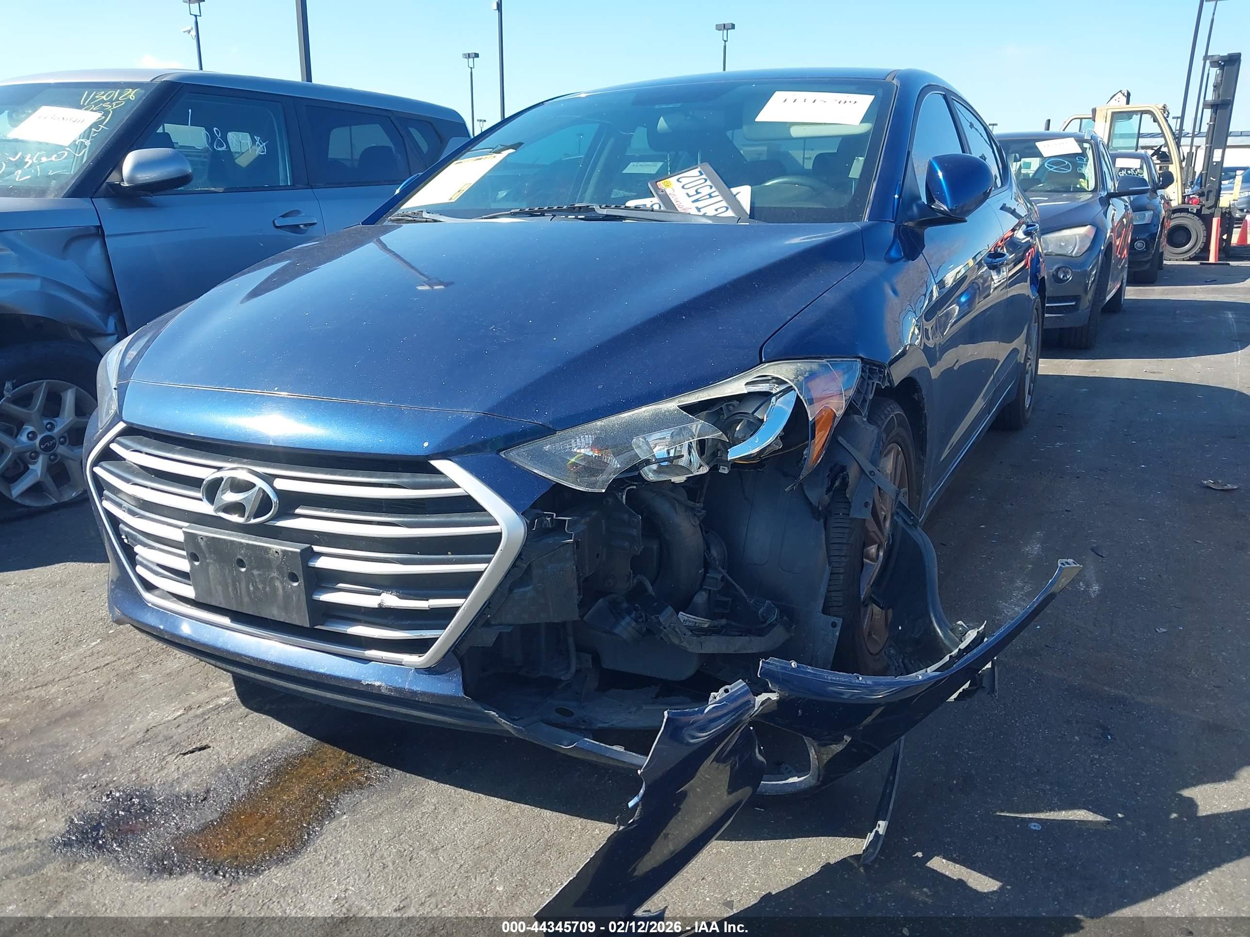 HYUNDAI ELANTRA image 6