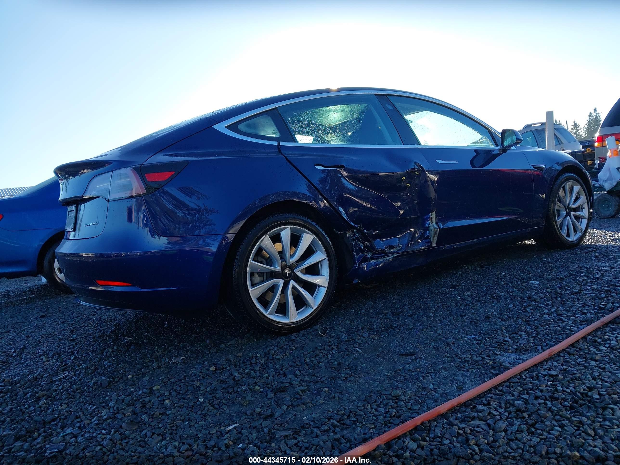 TESLA MODEL image 4