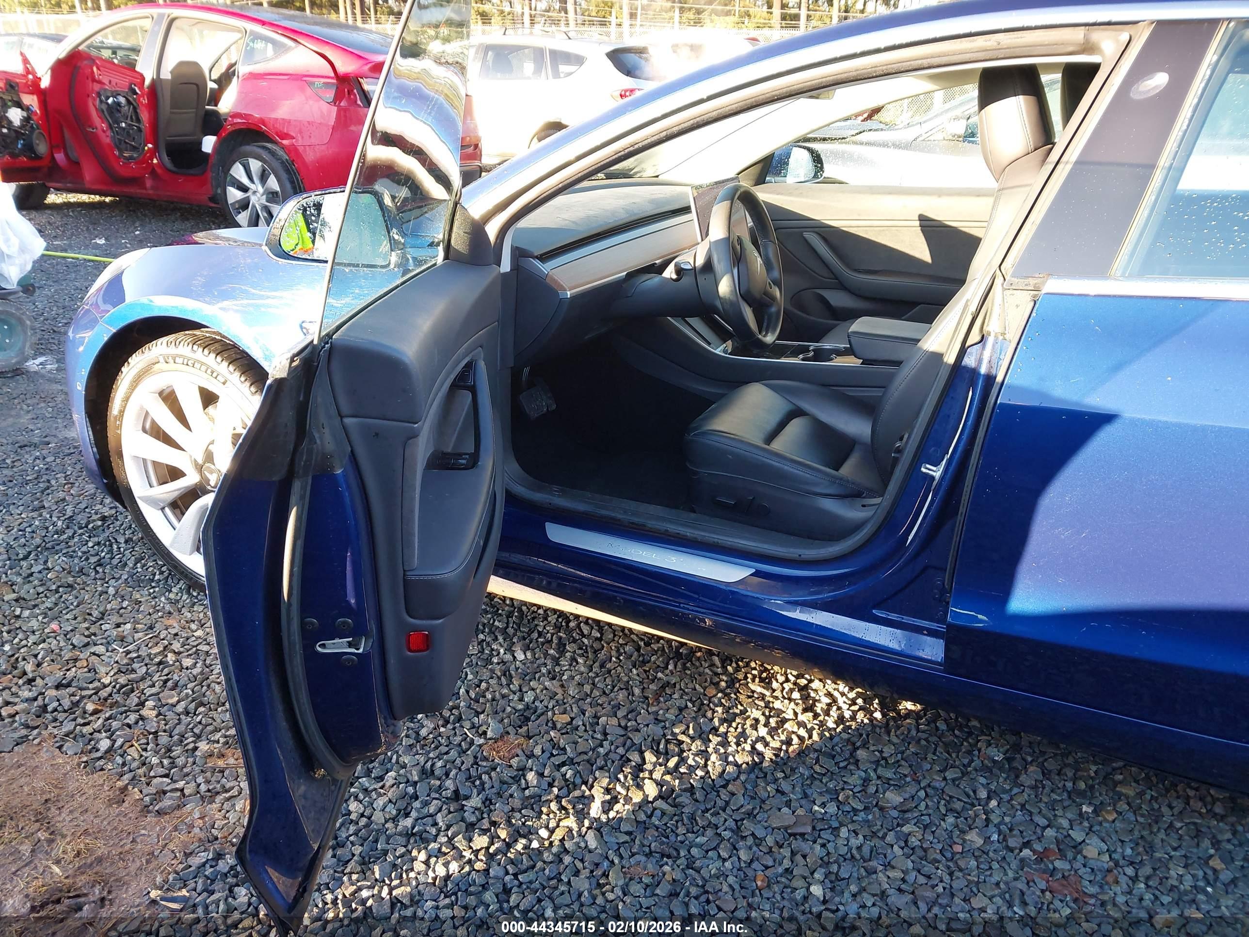TESLA MODEL image 5