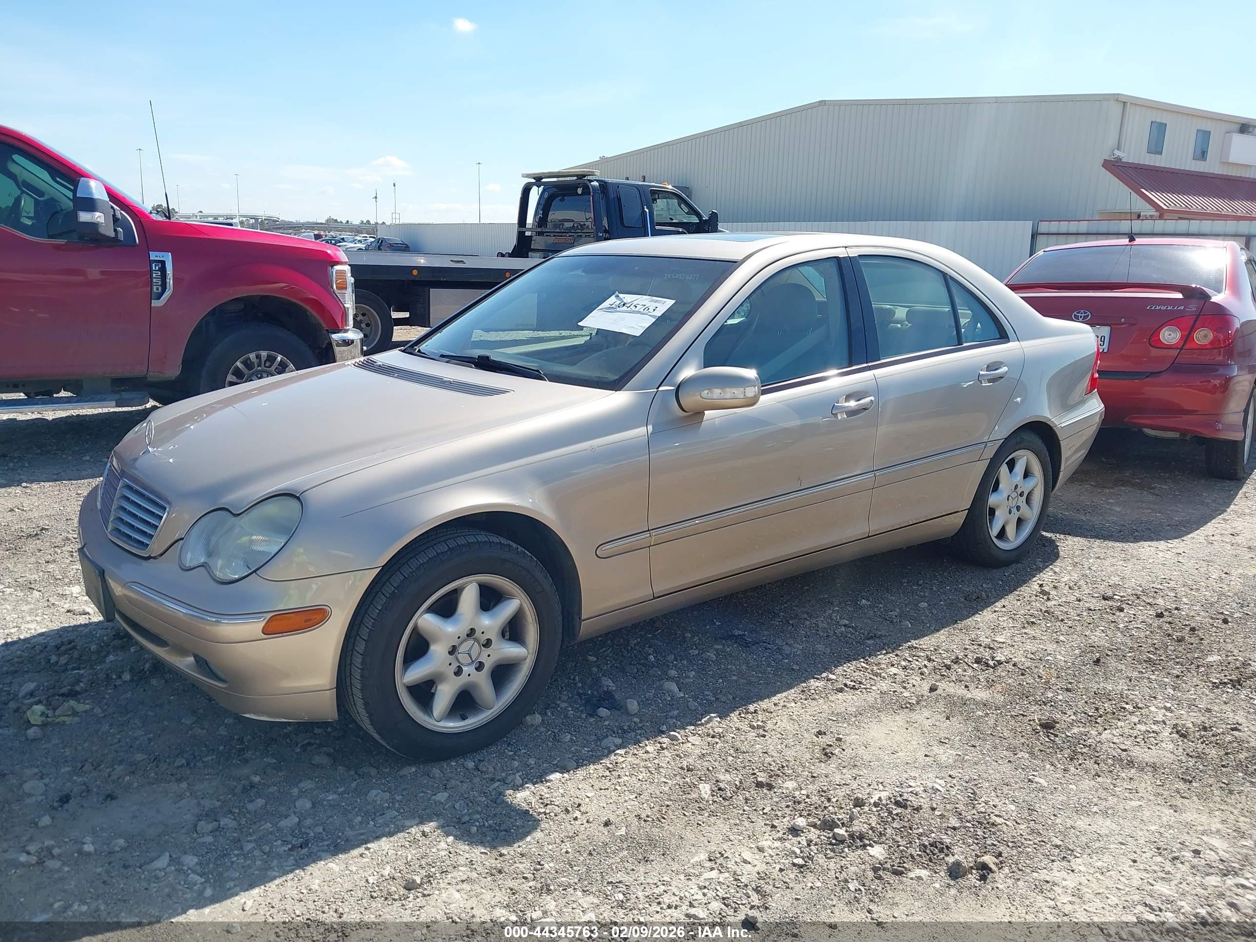MERCEDES-BENZ C image 2