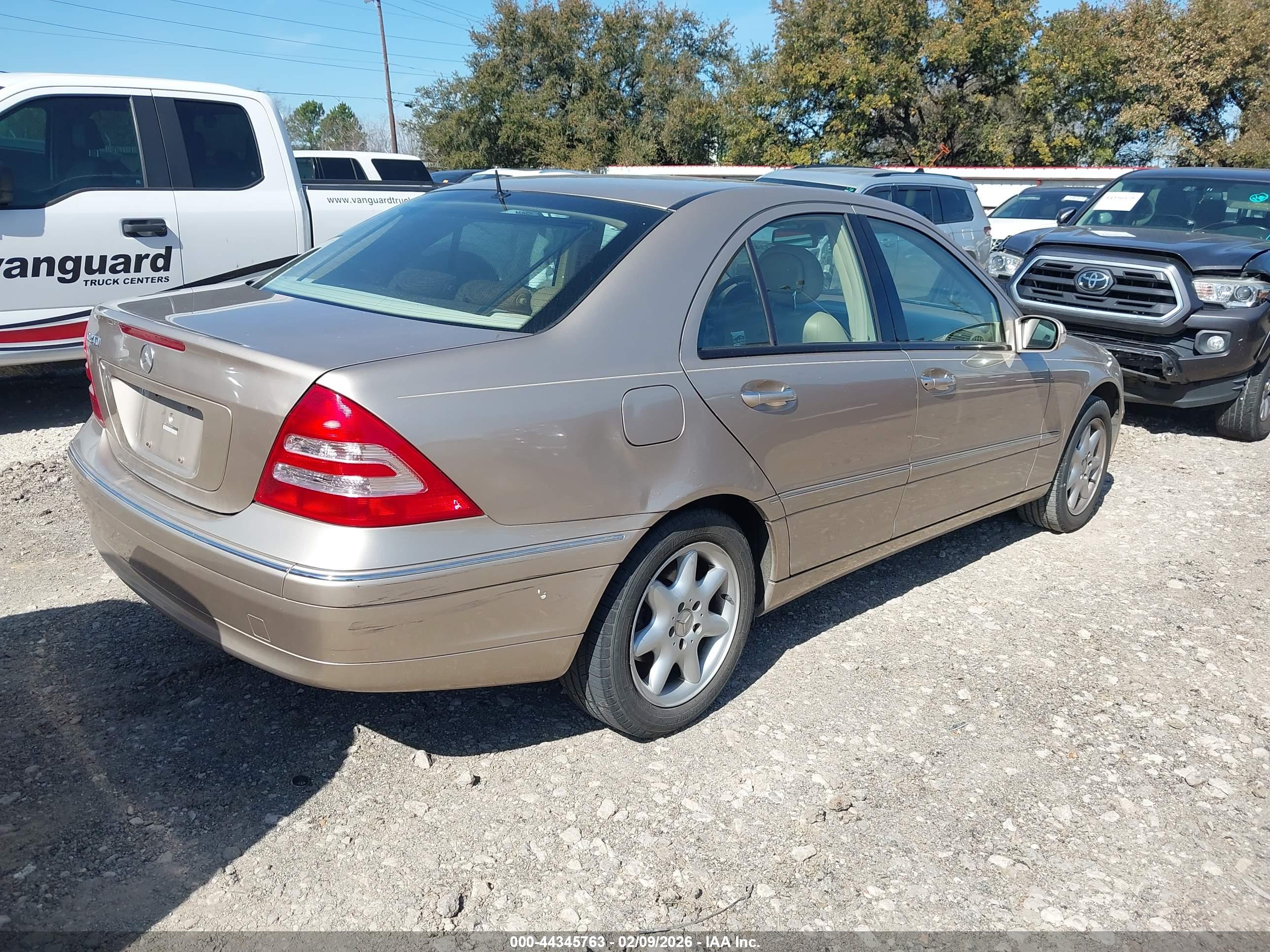 MERCEDES-BENZ C image 4