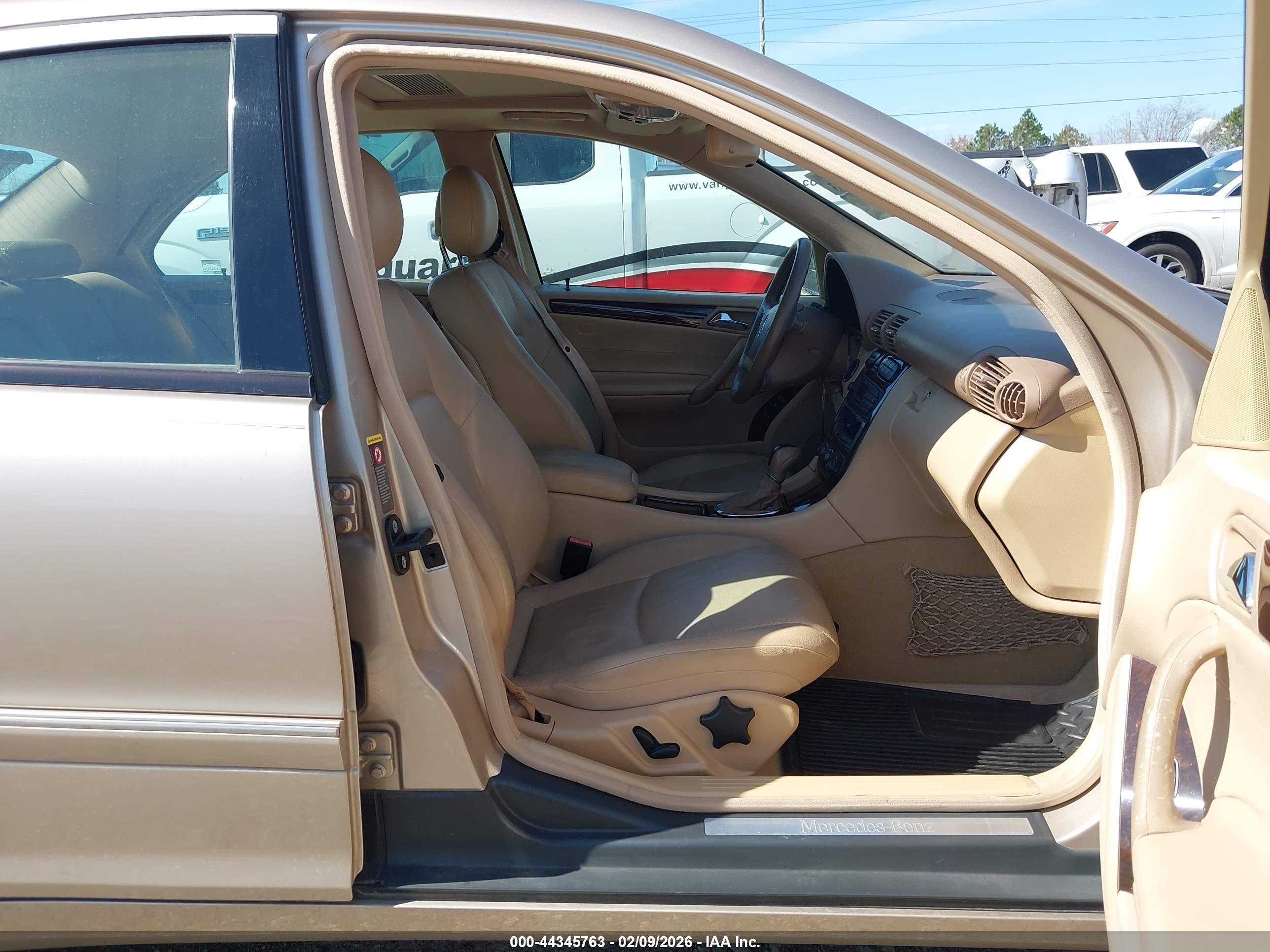 MERCEDES-BENZ C image 5