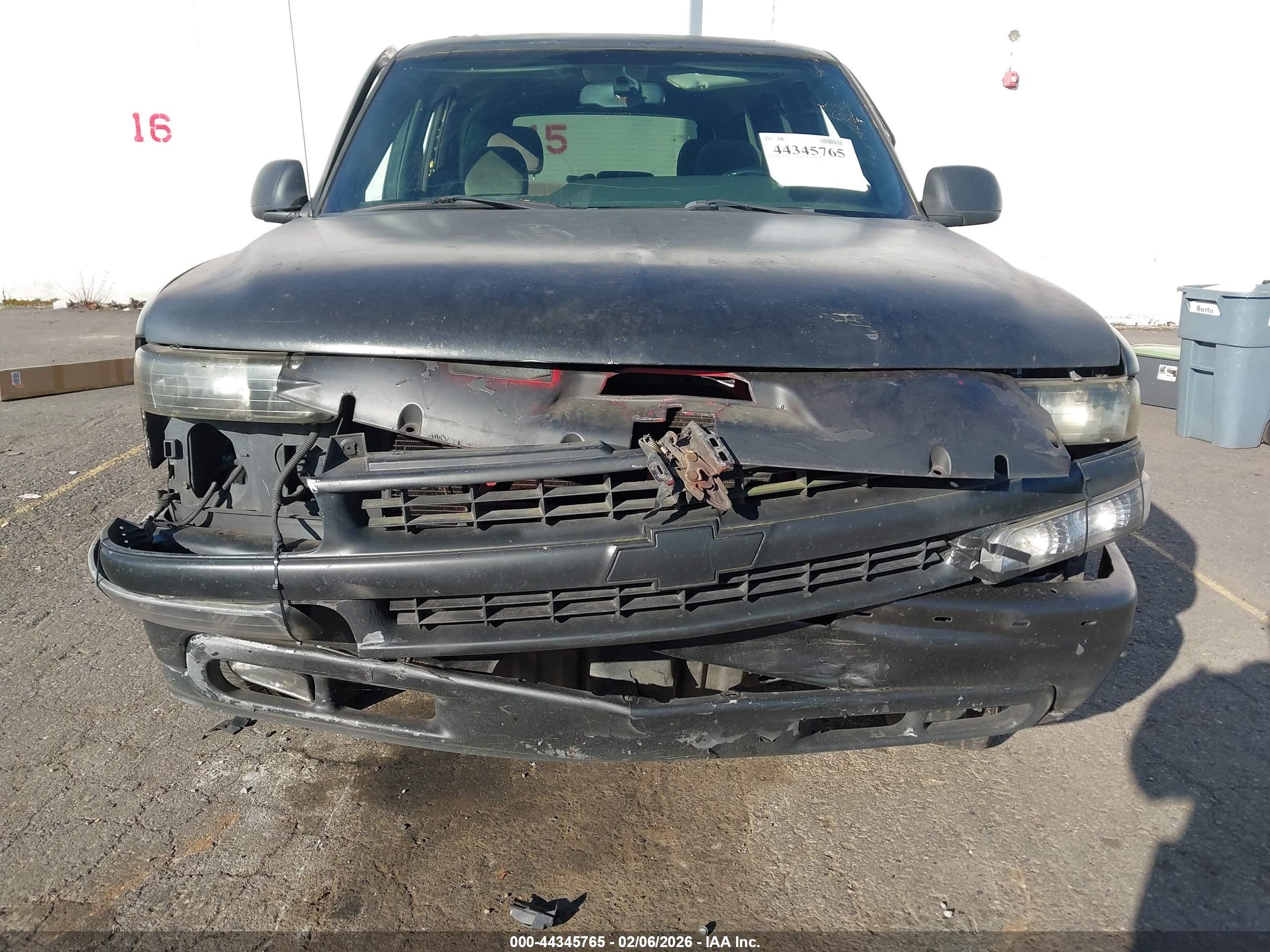 CHEVROLET TAHOE image 6