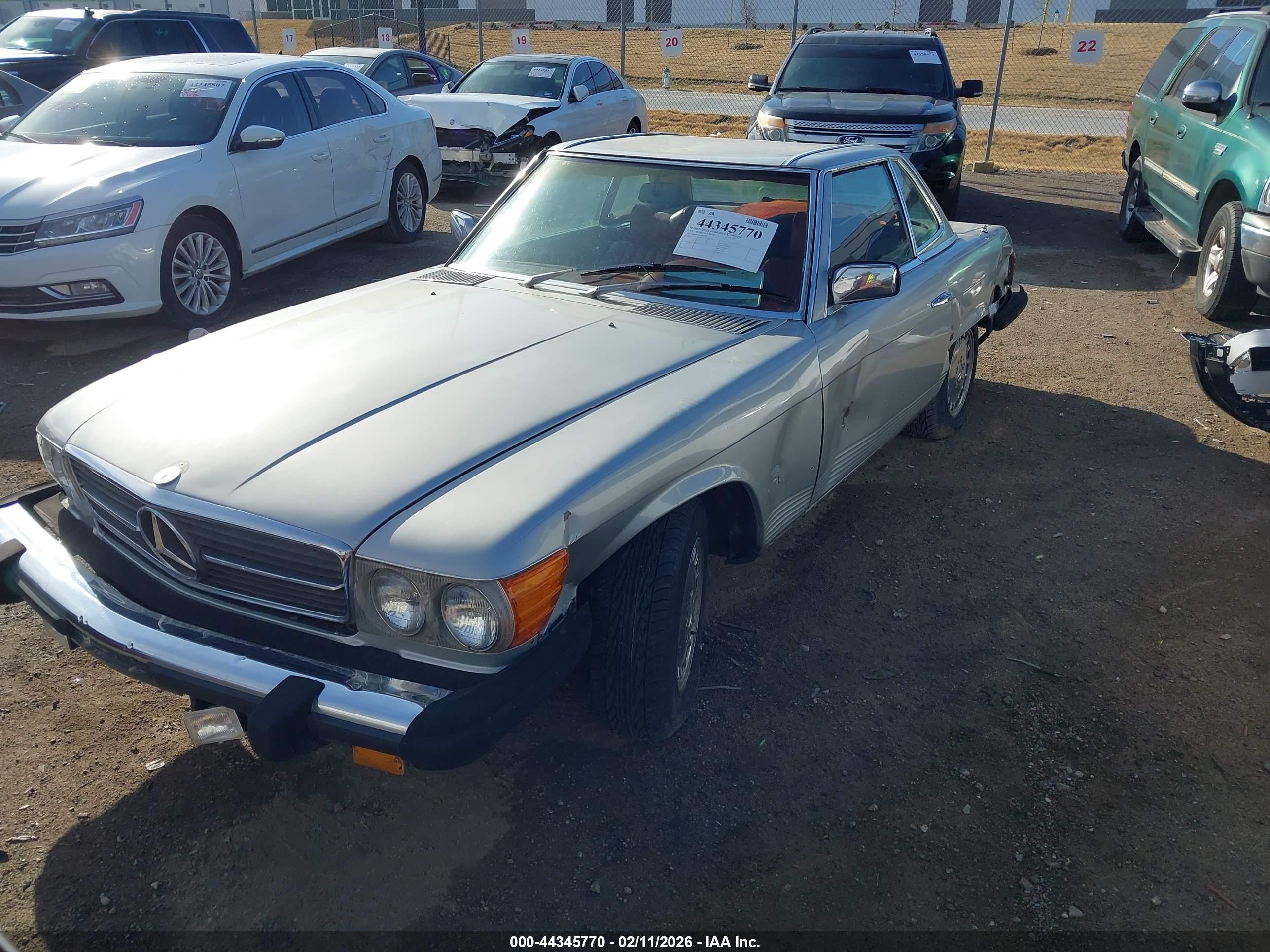 MERCEDES BENZ image 2