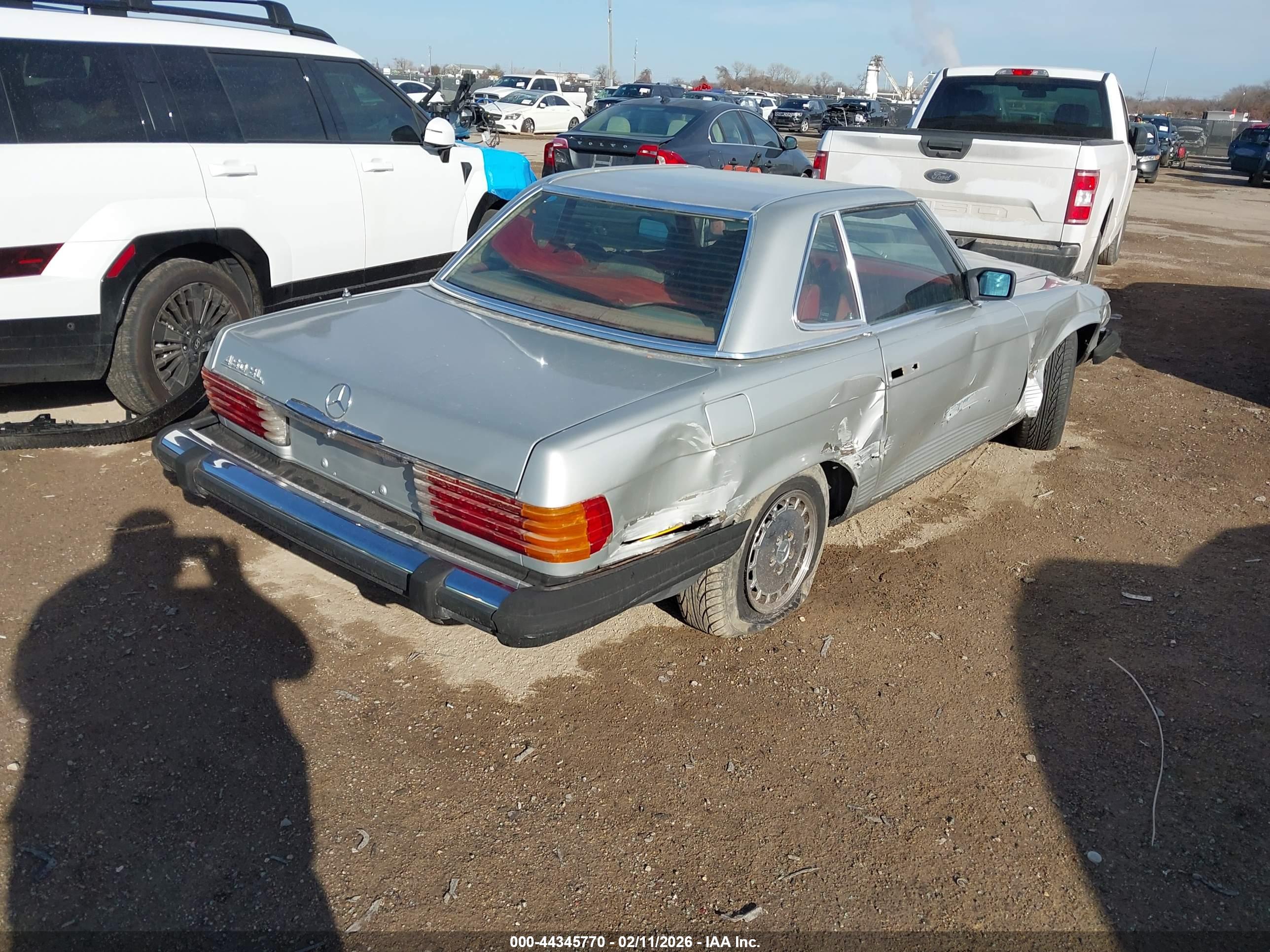 MERCEDES BENZ image 4
