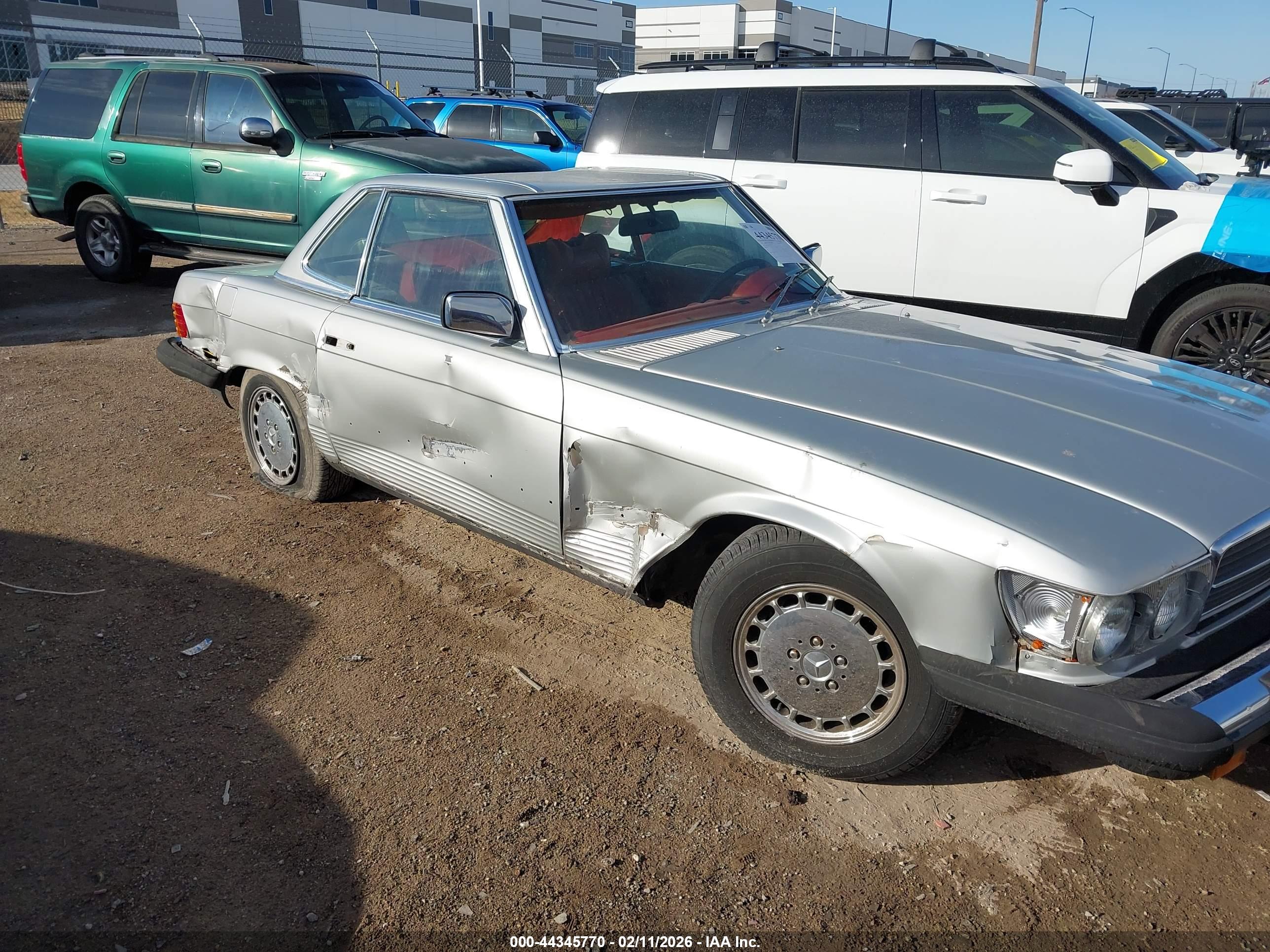 MERCEDES BENZ image 6