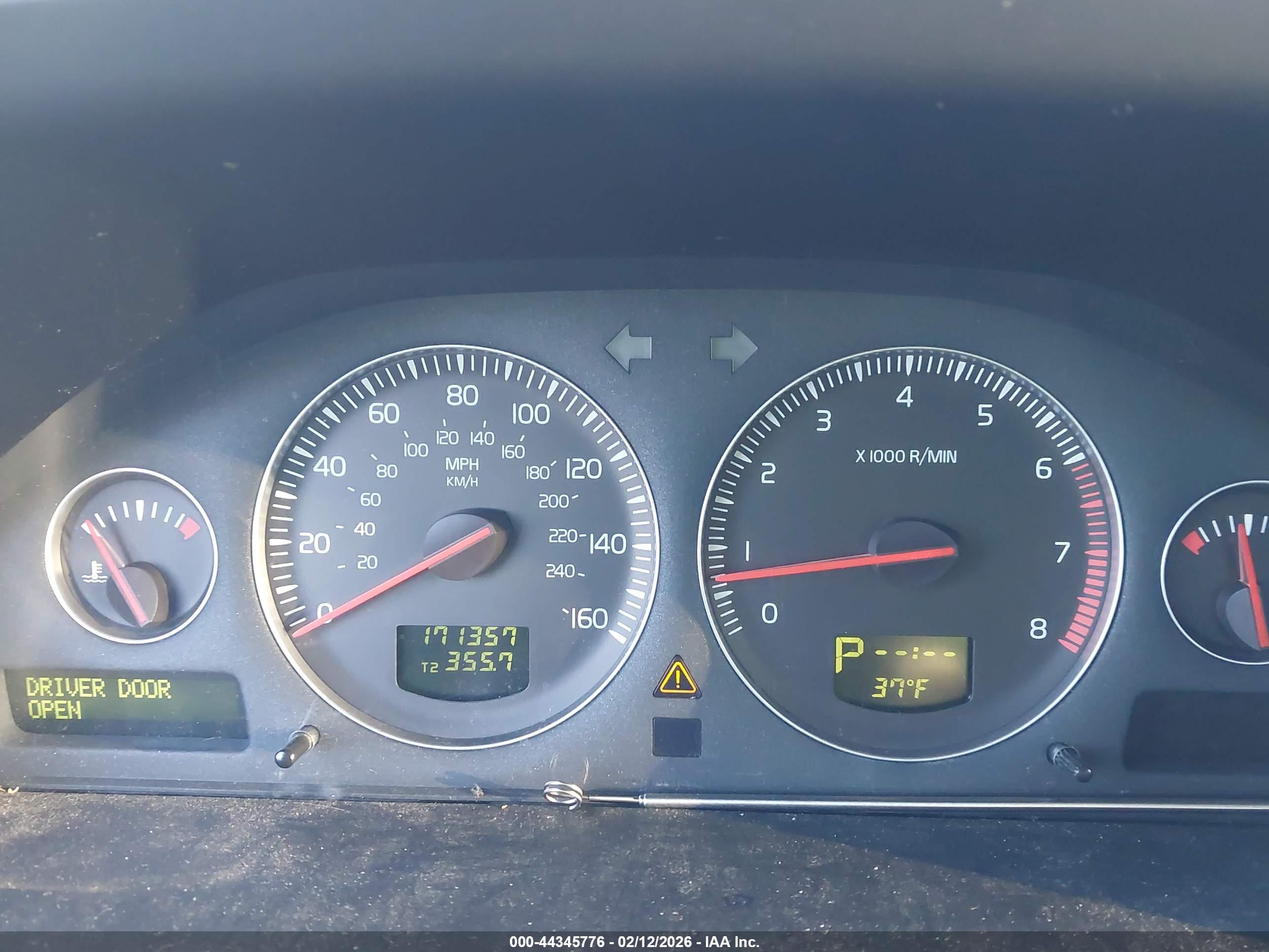 VOLVO S60 image 7