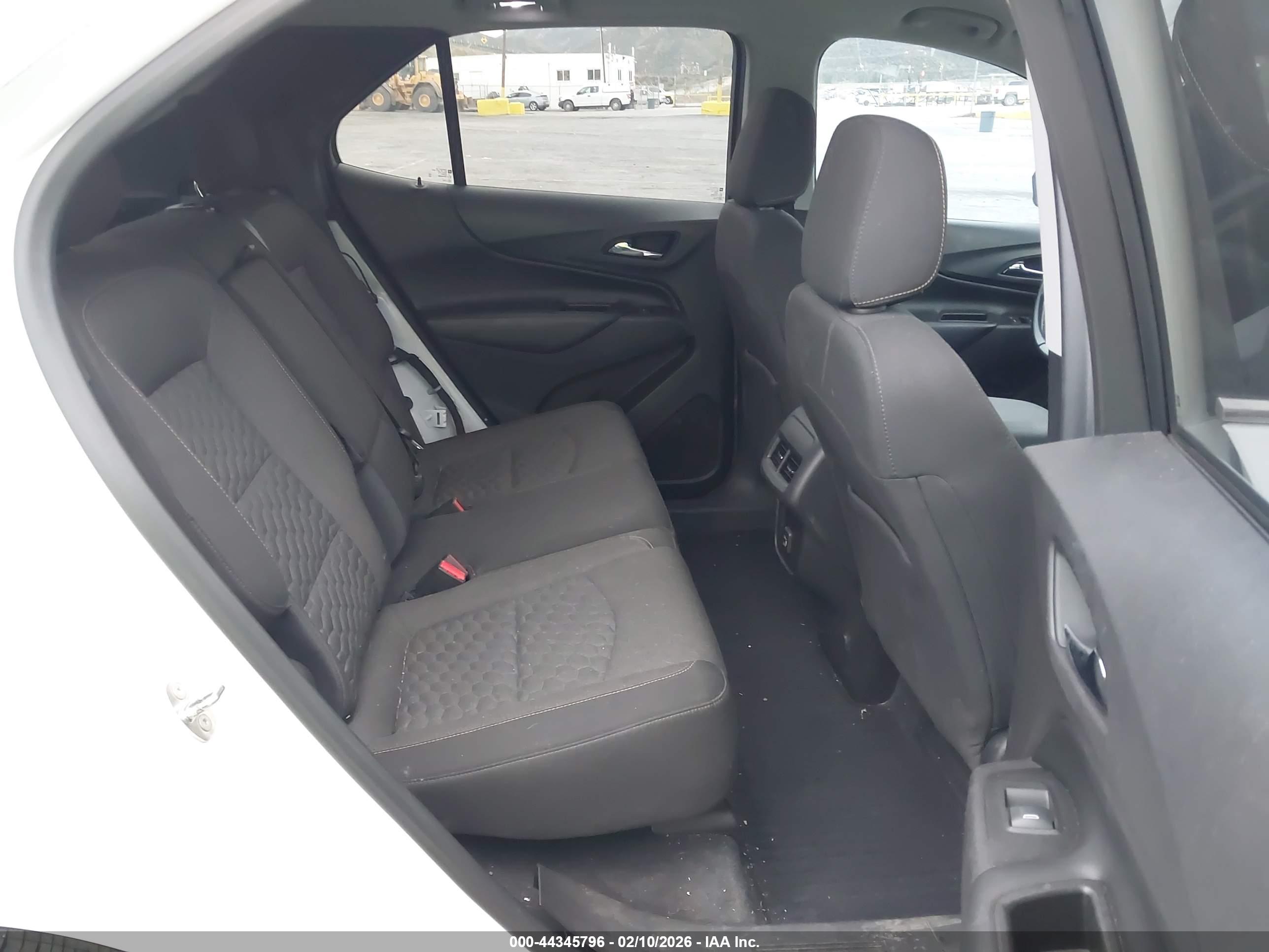 CHEVROLET EQUINOX image 8