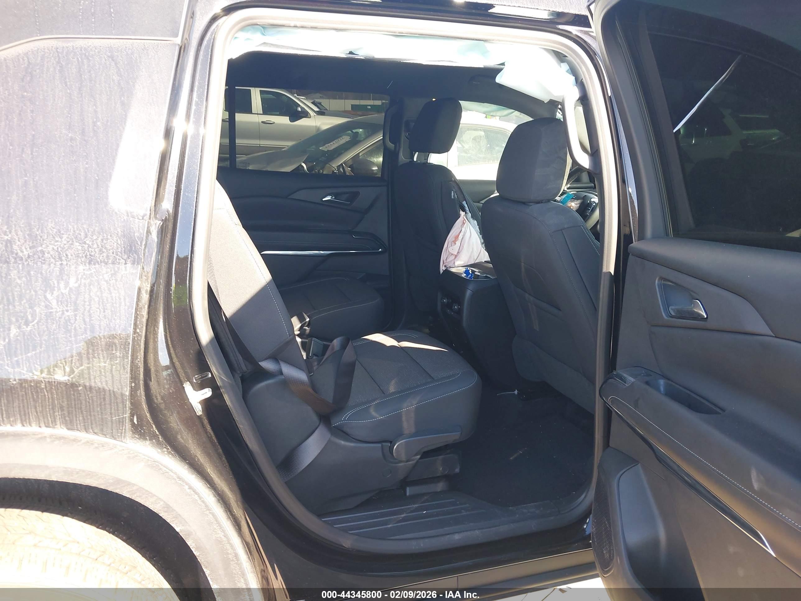 CHEVROLET TRAVERSE image 8