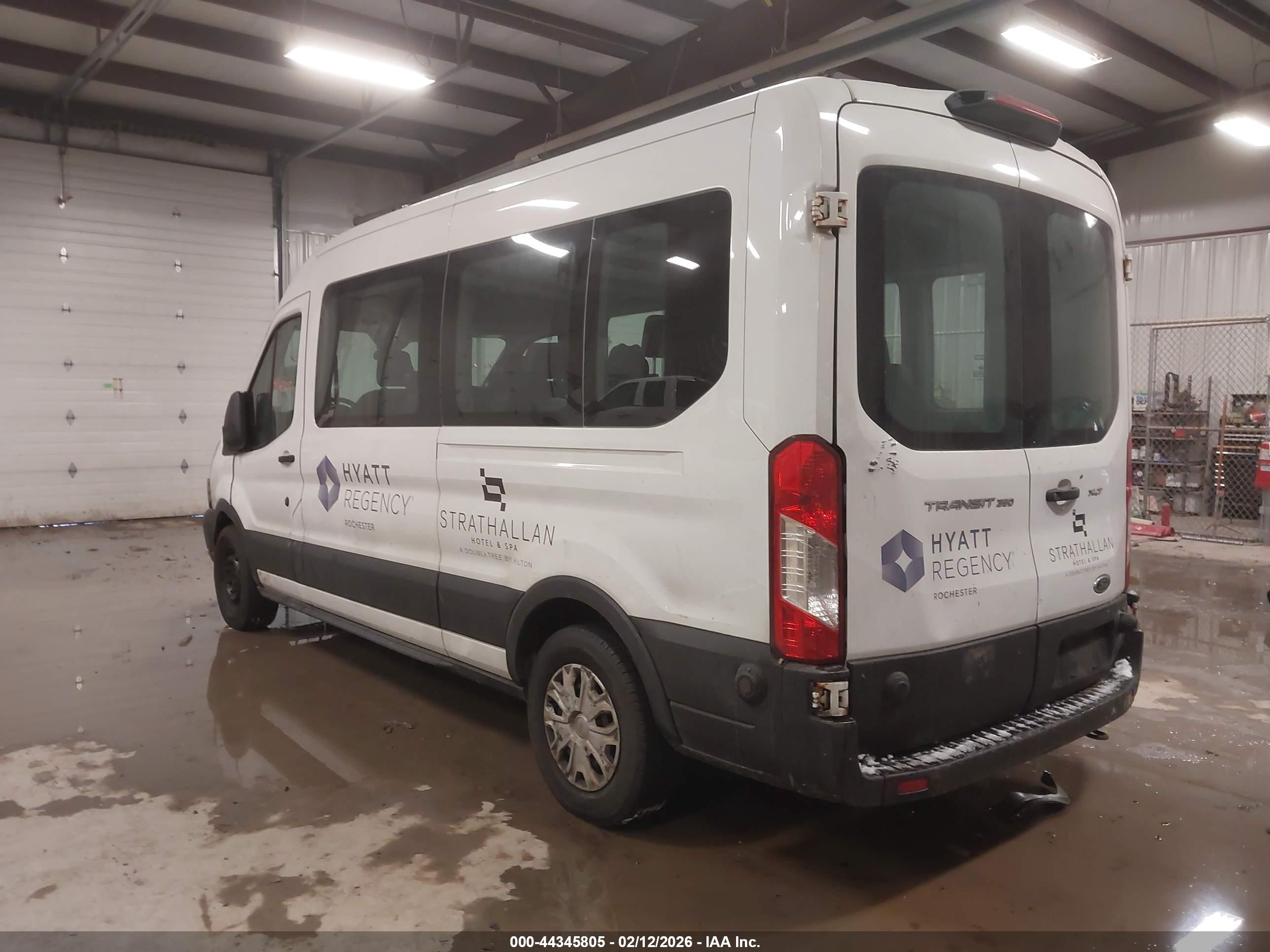 FORD TRANSIT-350 image 3