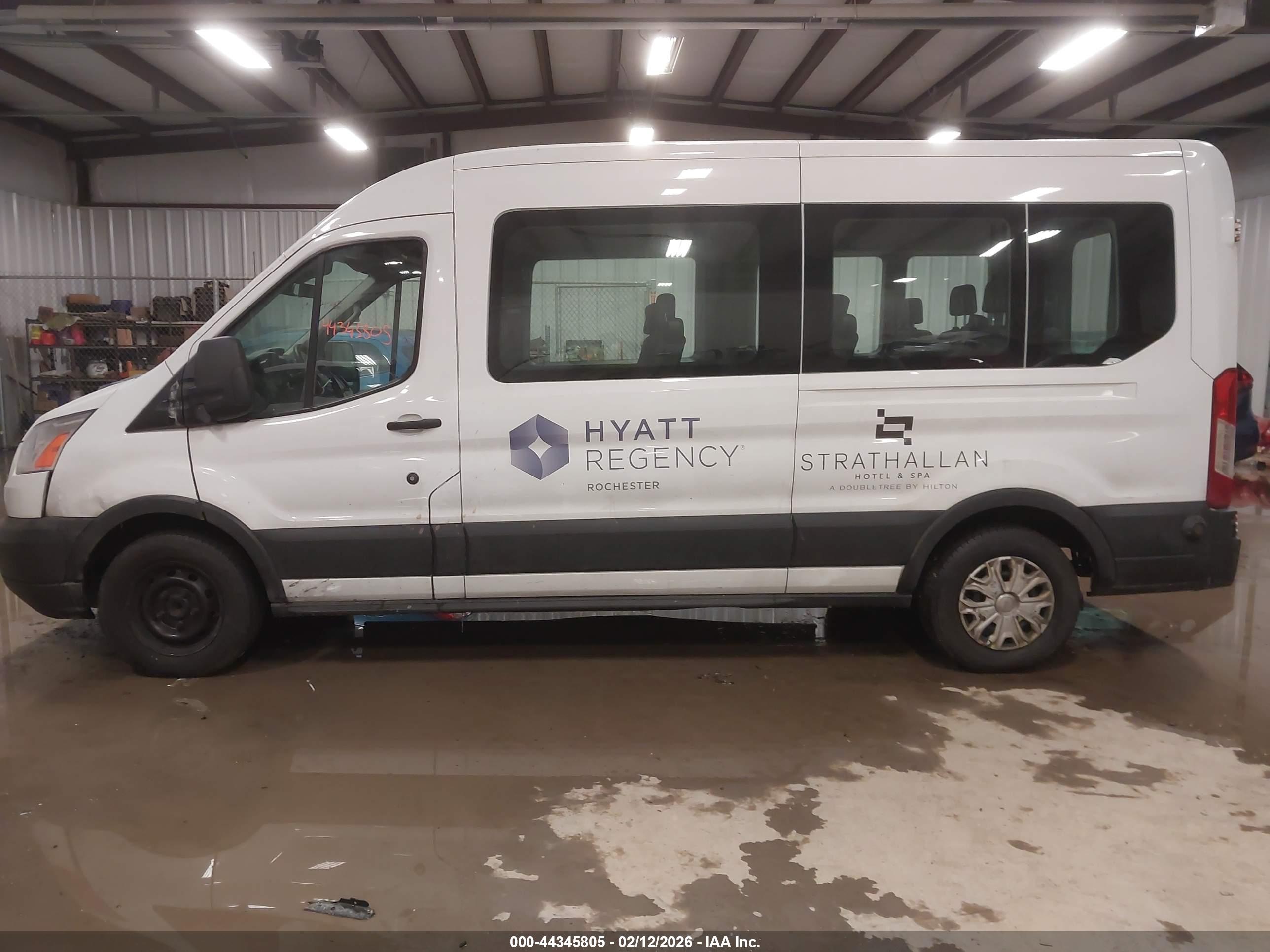 FORD TRANSIT-350 image 6