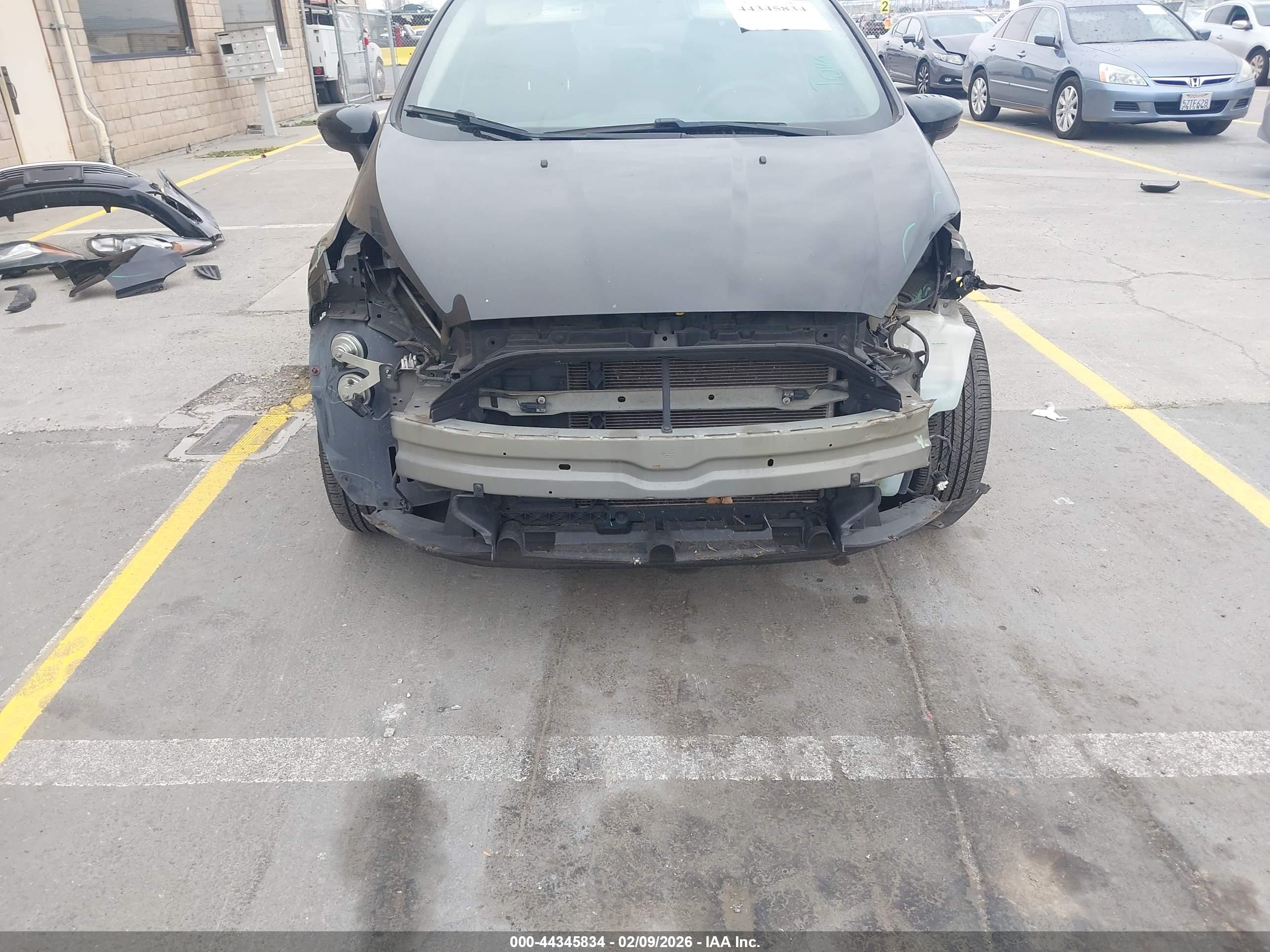 FORD FIESTA image 6