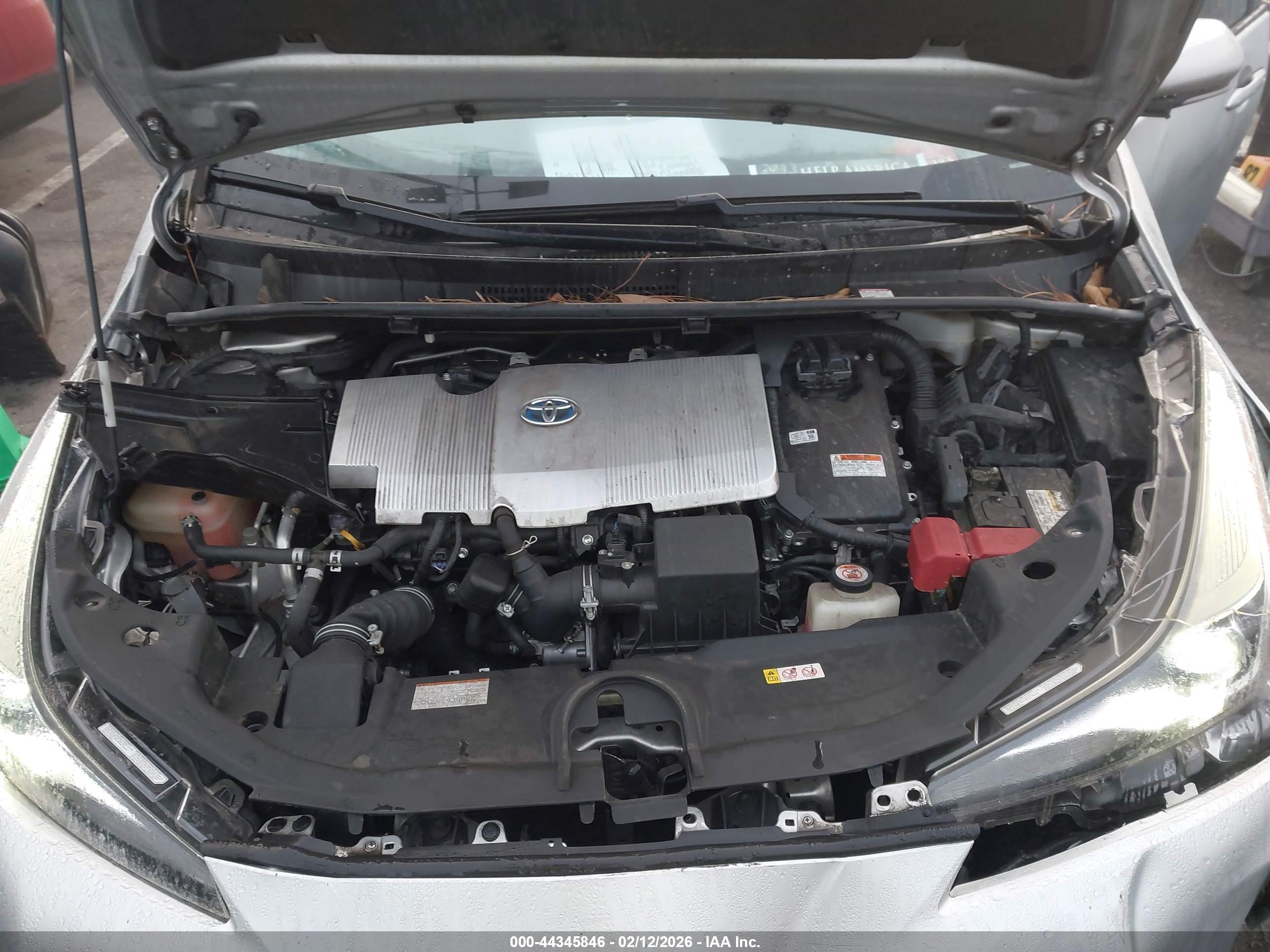 TOYOTA PRIUS image 10